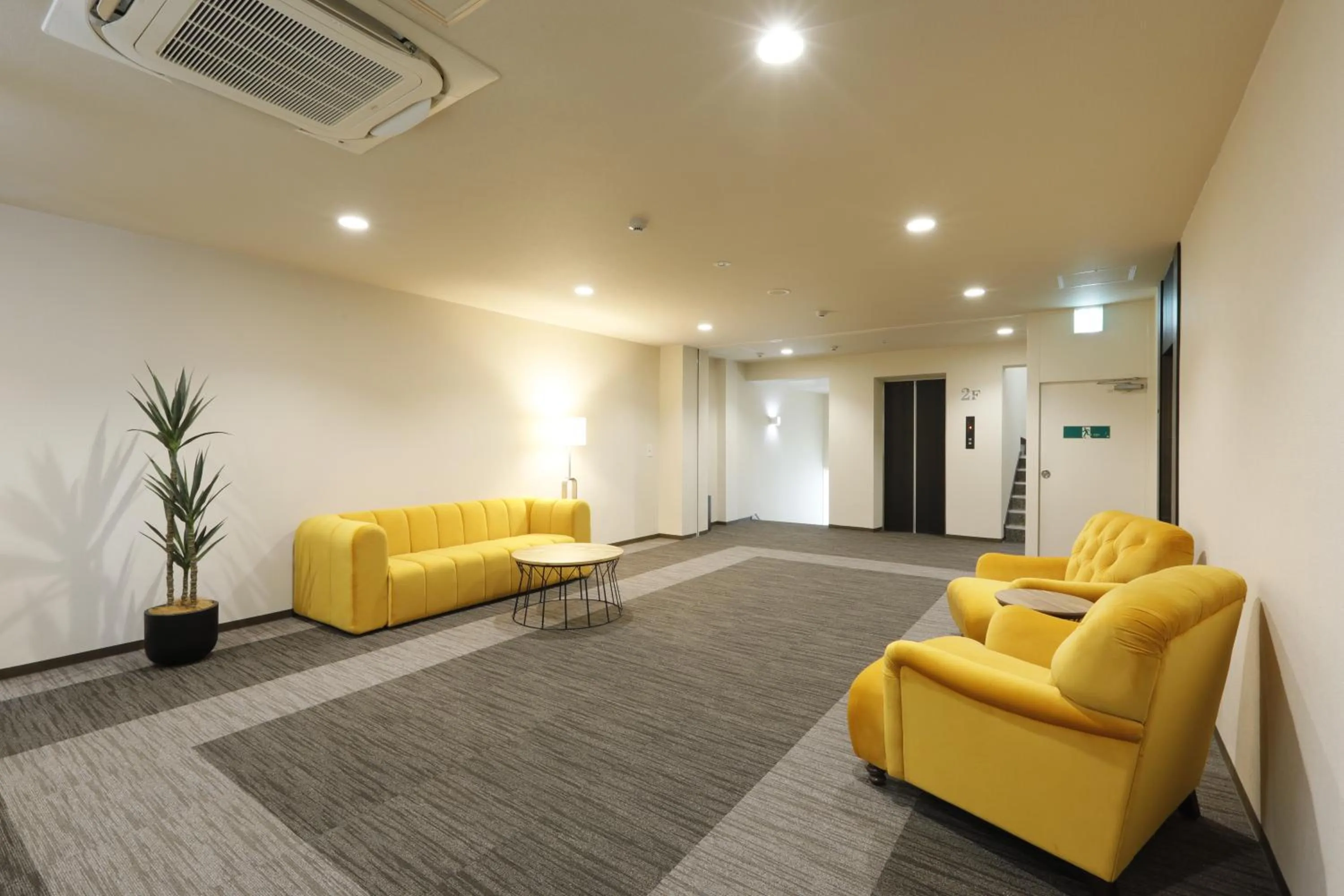 Seating area in Phoenix Park Hotel