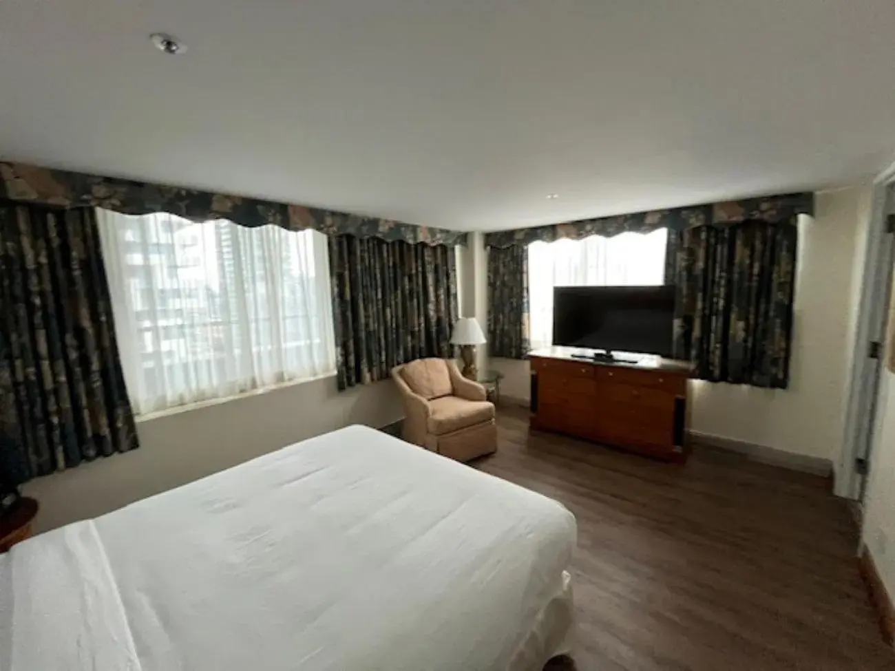 Bed in Cambridge Suites Toronto Bed in Cambridge Suites Toronto