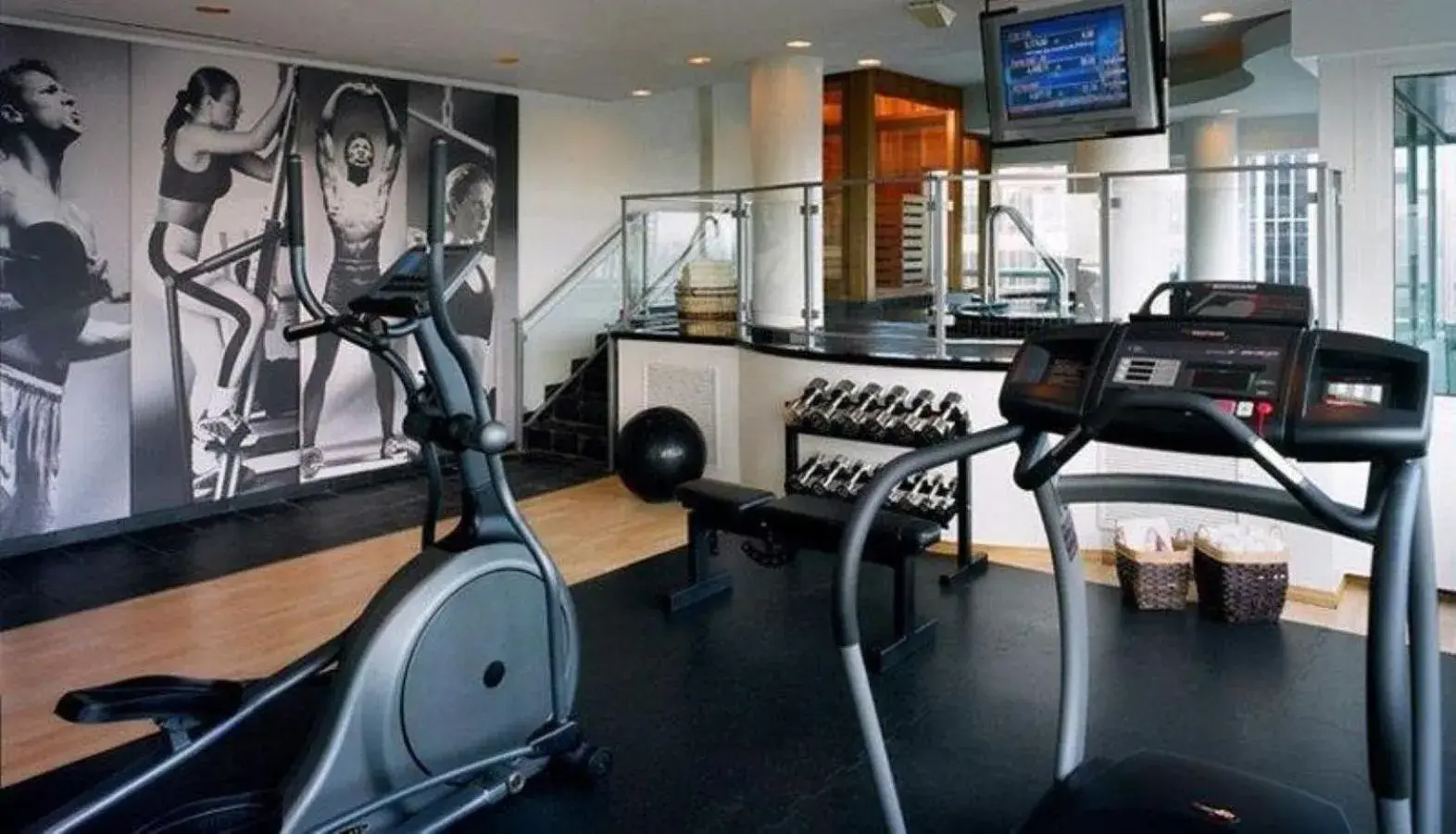 Fitness centre/facilities in Cambridge Suites Toronto Fitness centre/facilities in Cambridge Suites Toronto