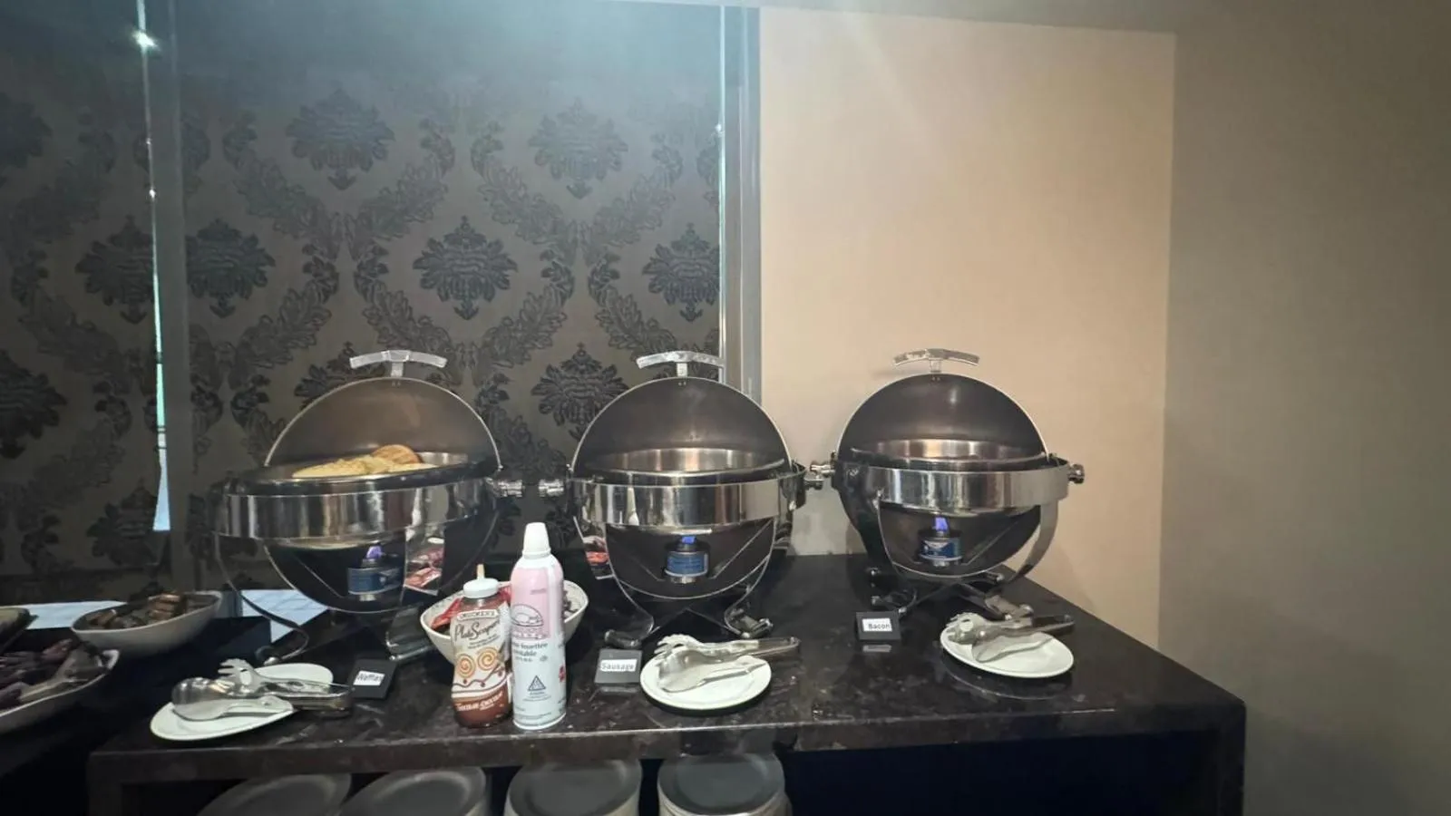 Breakfast in Cambridge Suites Toronto