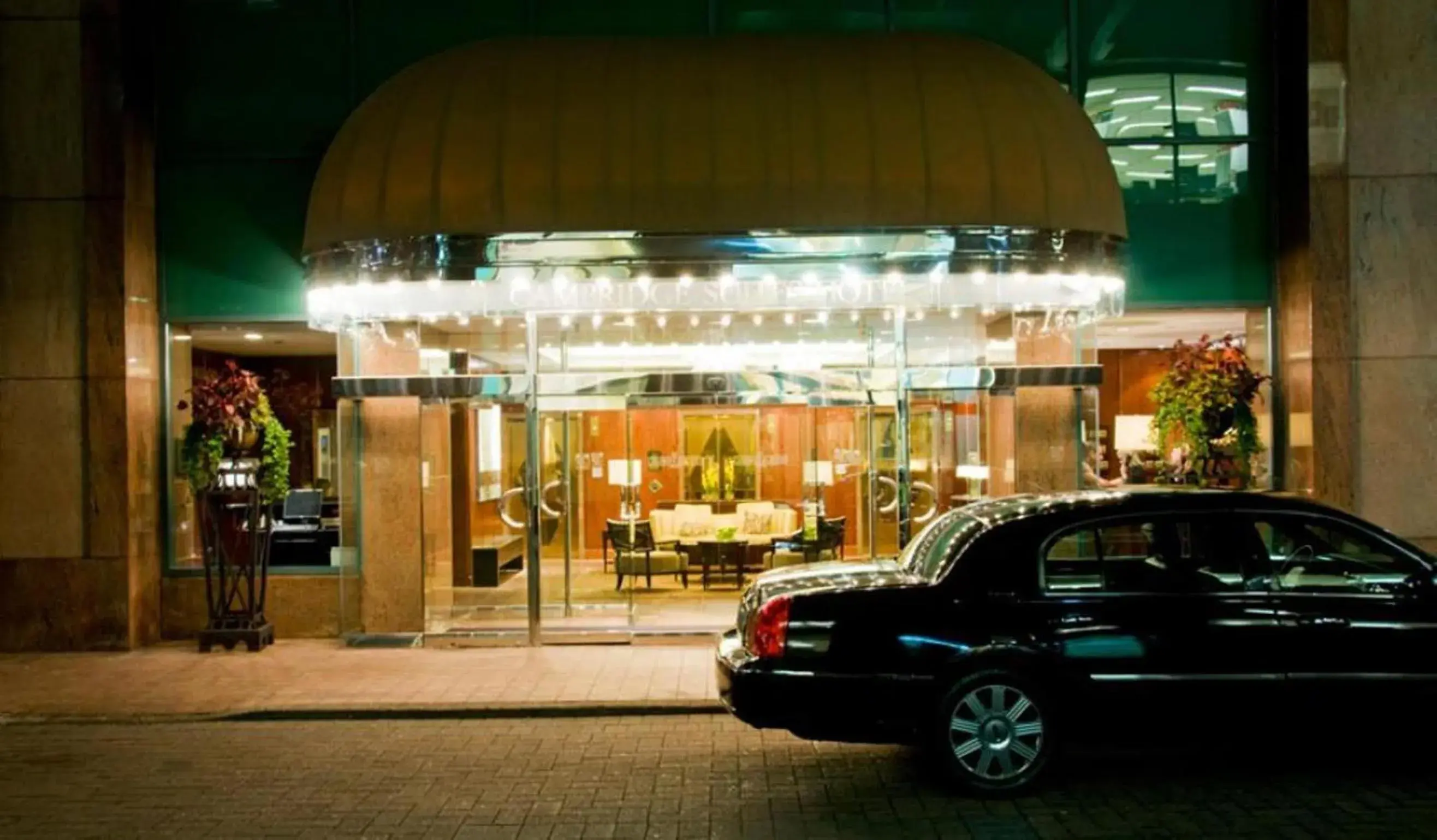 Facade/entrance in Cambridge Suites Toronto Facade/entrance in Cambridge Suites Toronto