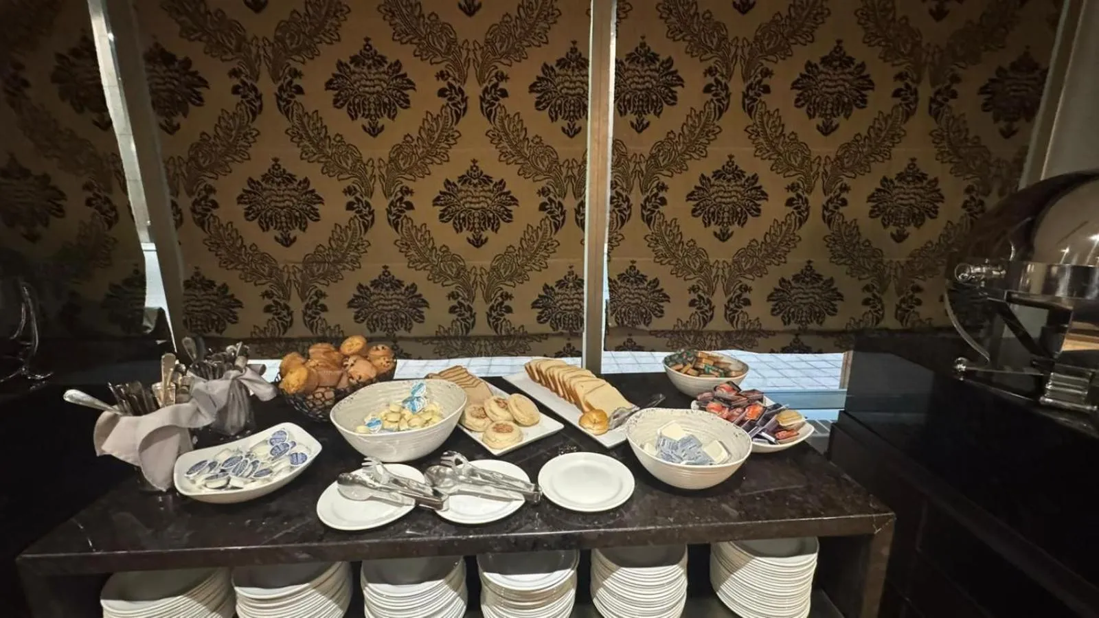 Breakfast in Cambridge Suites Toronto