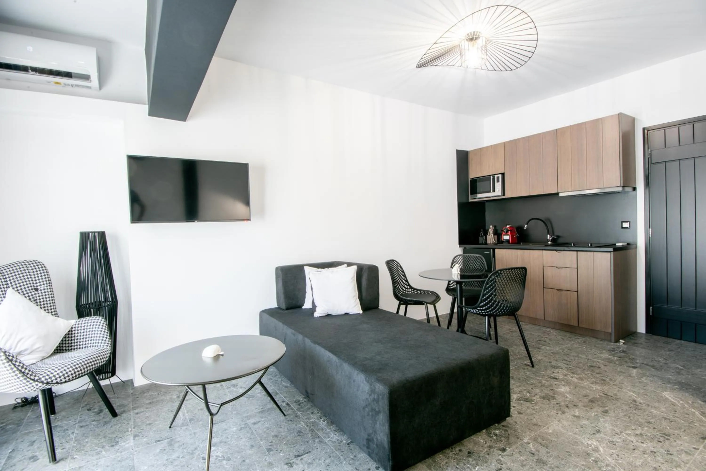 Seating area in Kalypso Suites Hotel - Adults Only