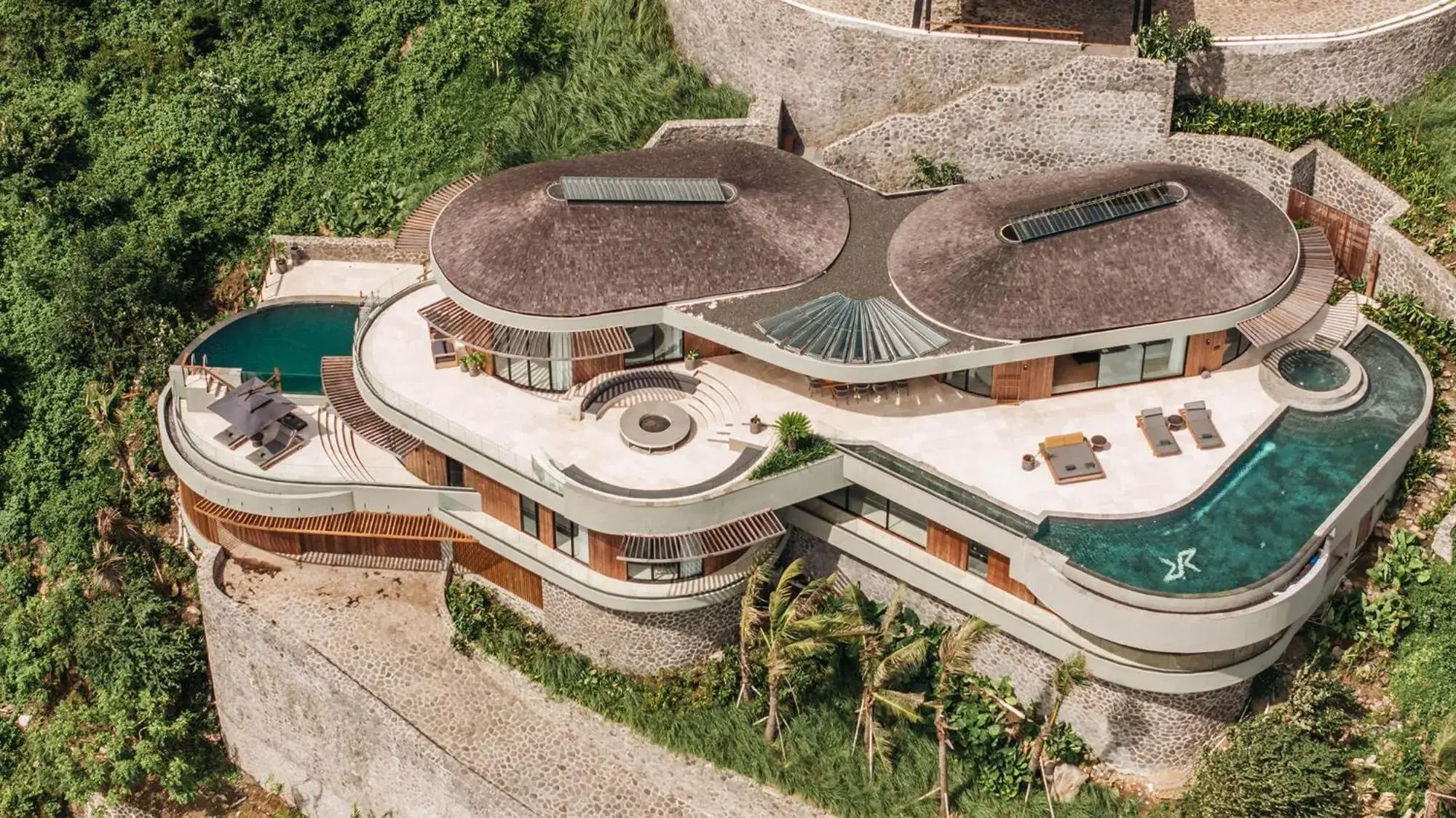 Swimming pool in Tampah Hills Swimming pool in Tampah Hills