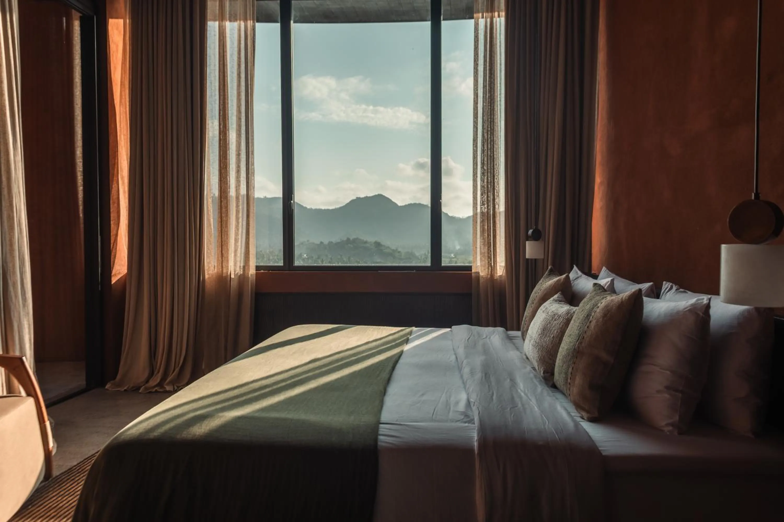 Bedroom, Bed in Tampah Hills