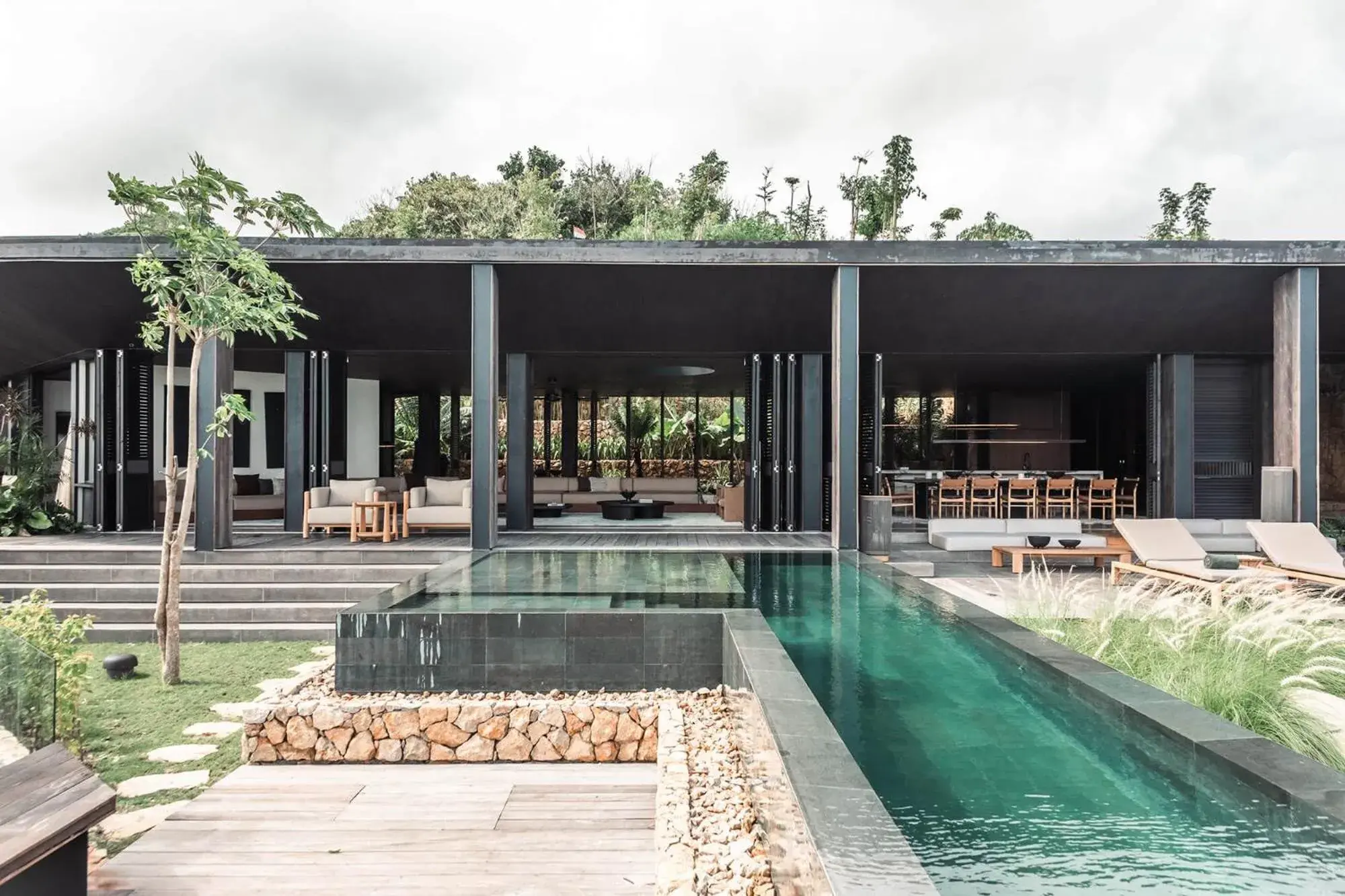 Swimming pool in Tampah Hills Swimming pool in Tampah Hills