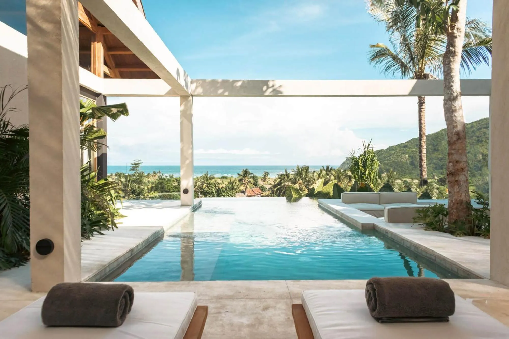 Swimming pool in Tampah Hills