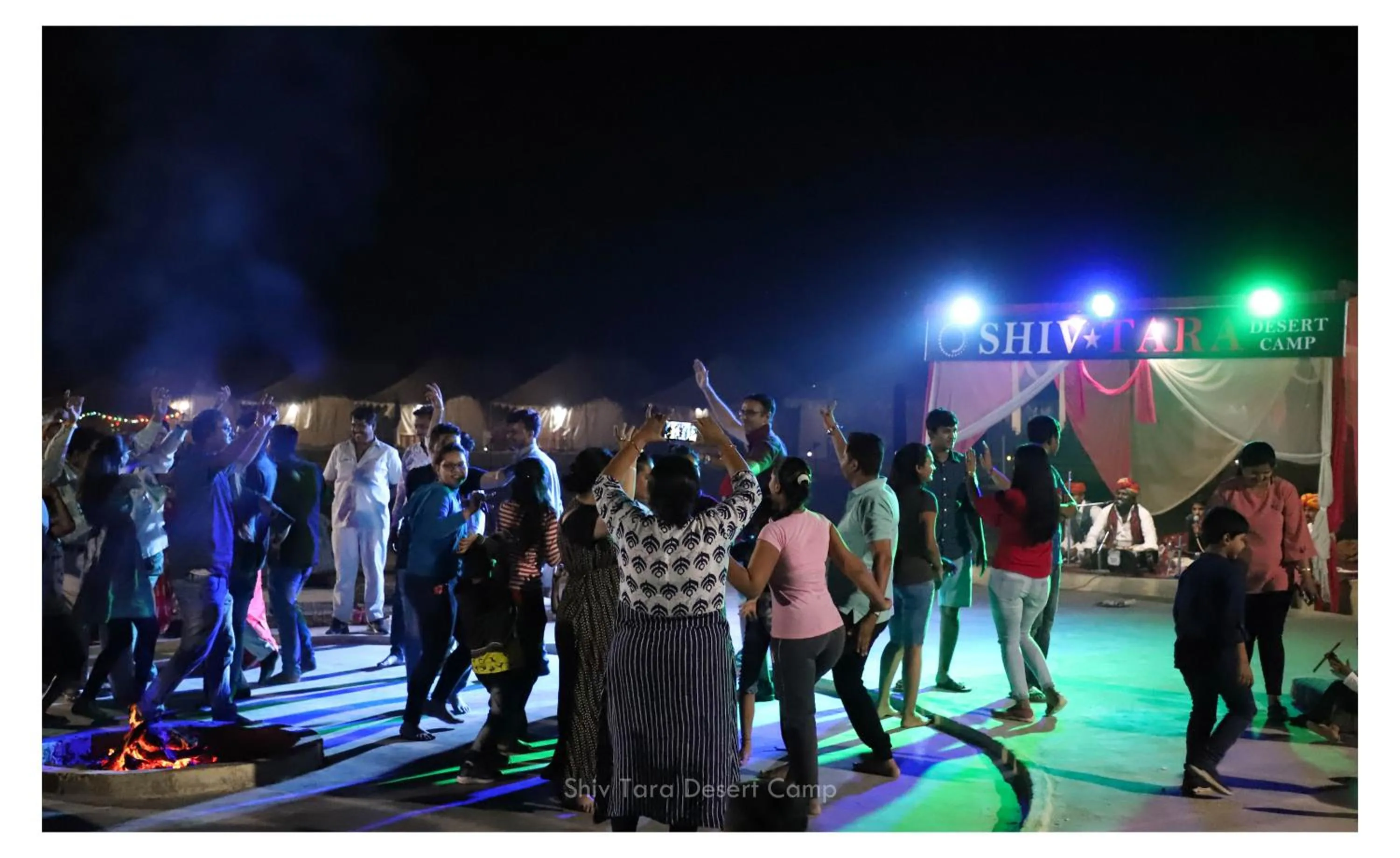 Evening entertainment in Shiv Tara Desert Camp