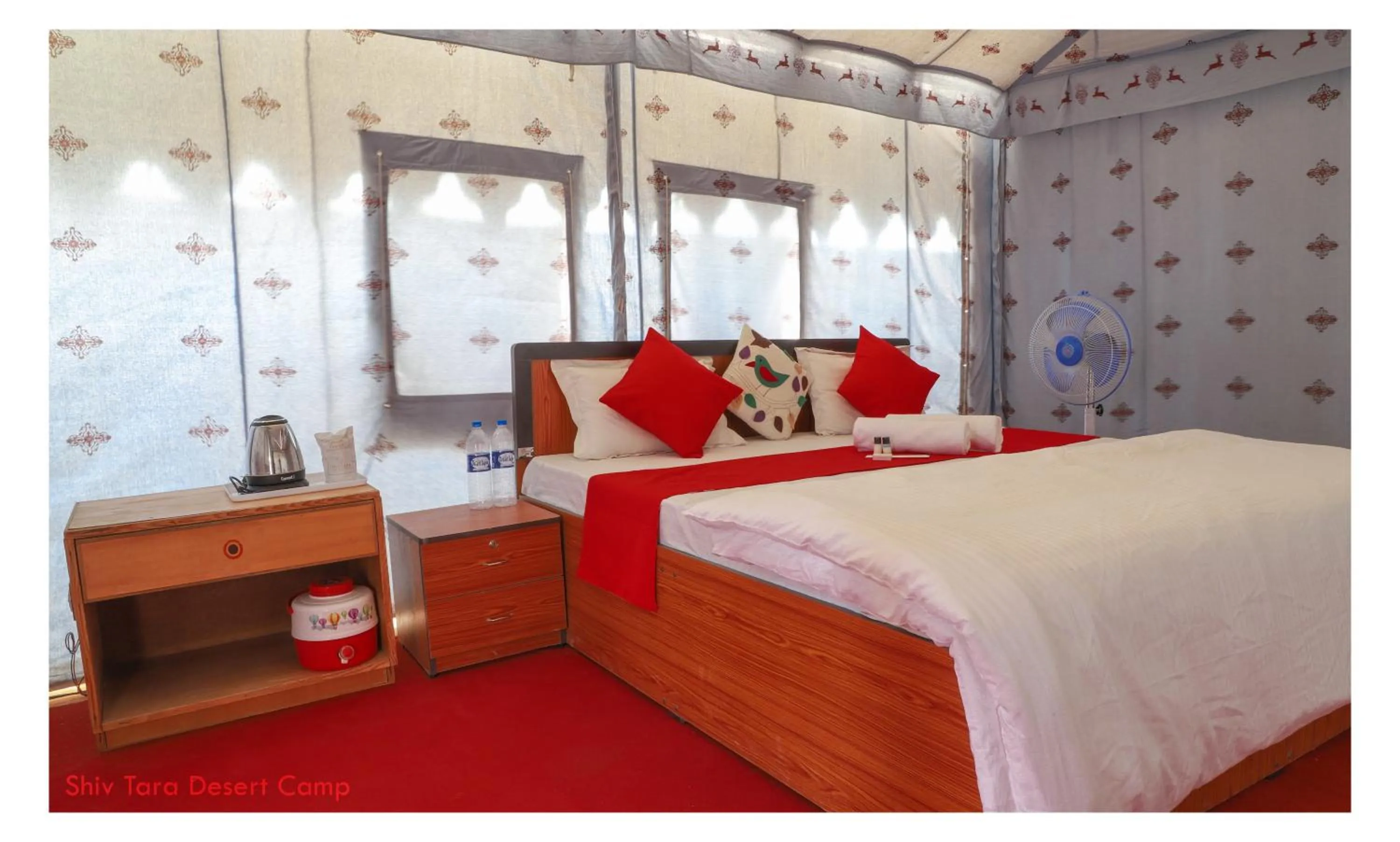 Photo of the whole room, Bed in Shiv Tara Desert Camp