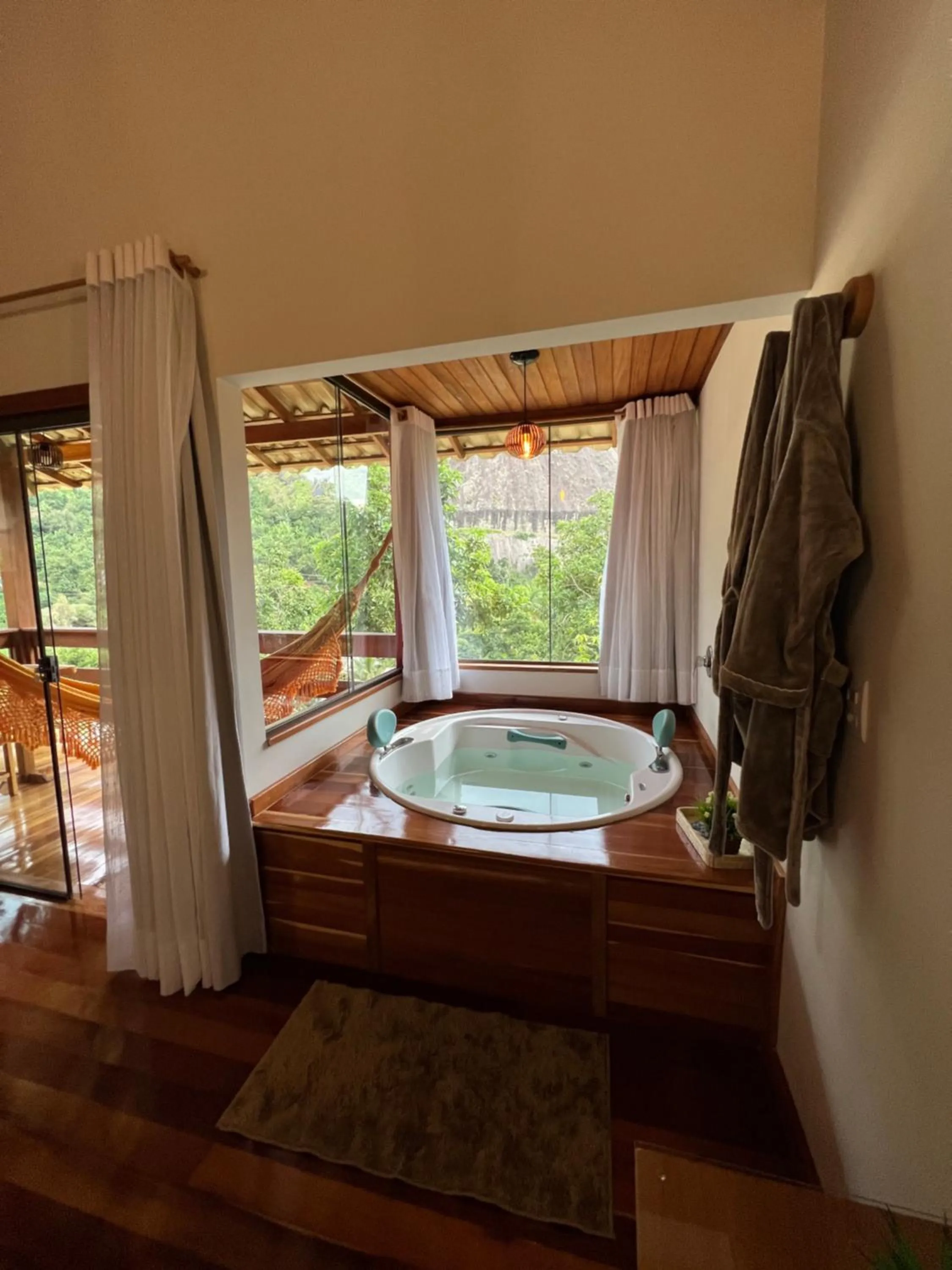 King Suite with Spa Bath in Chalés Vale das Pedras