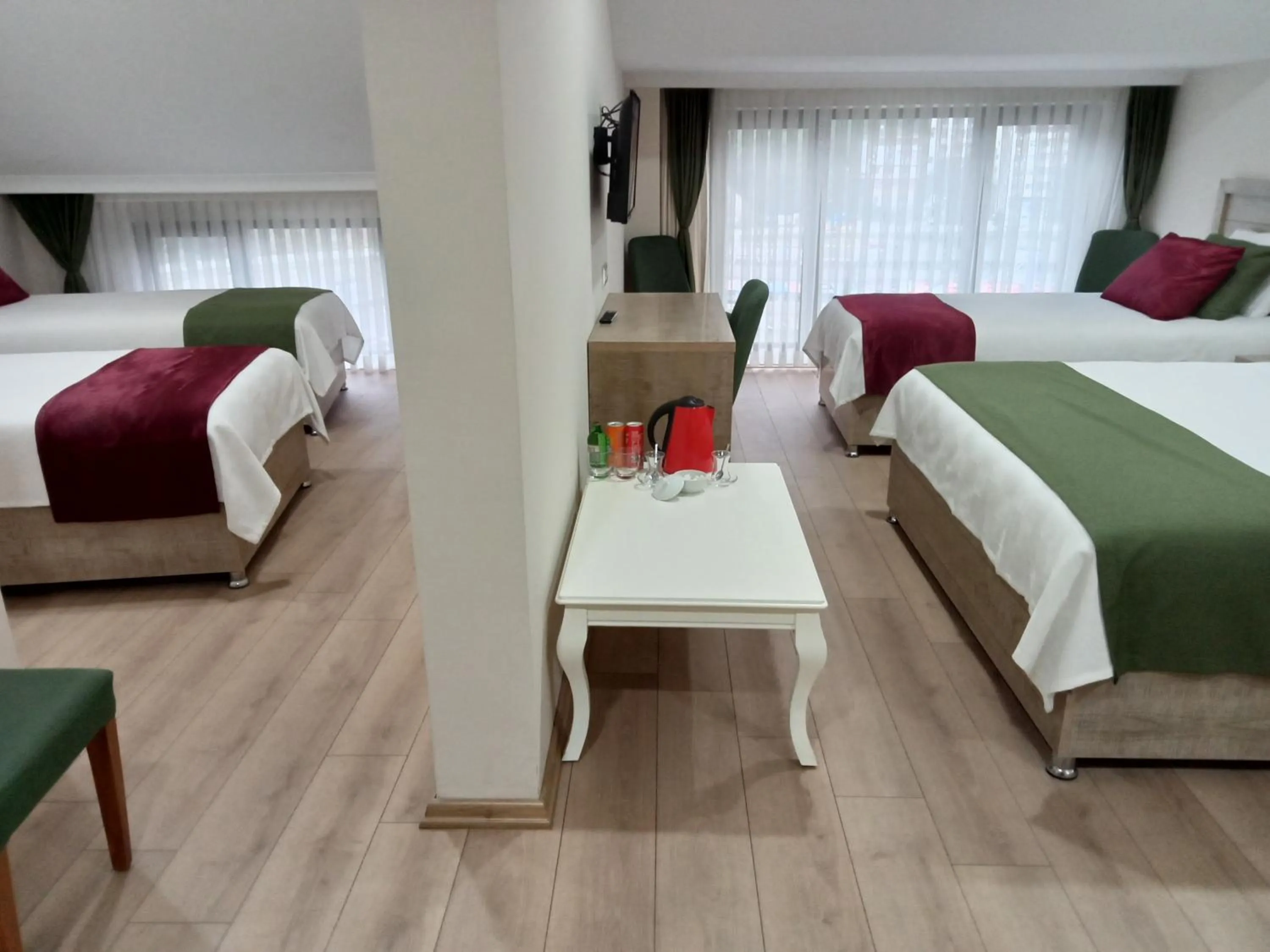 Family, Bed in KURT OTEL