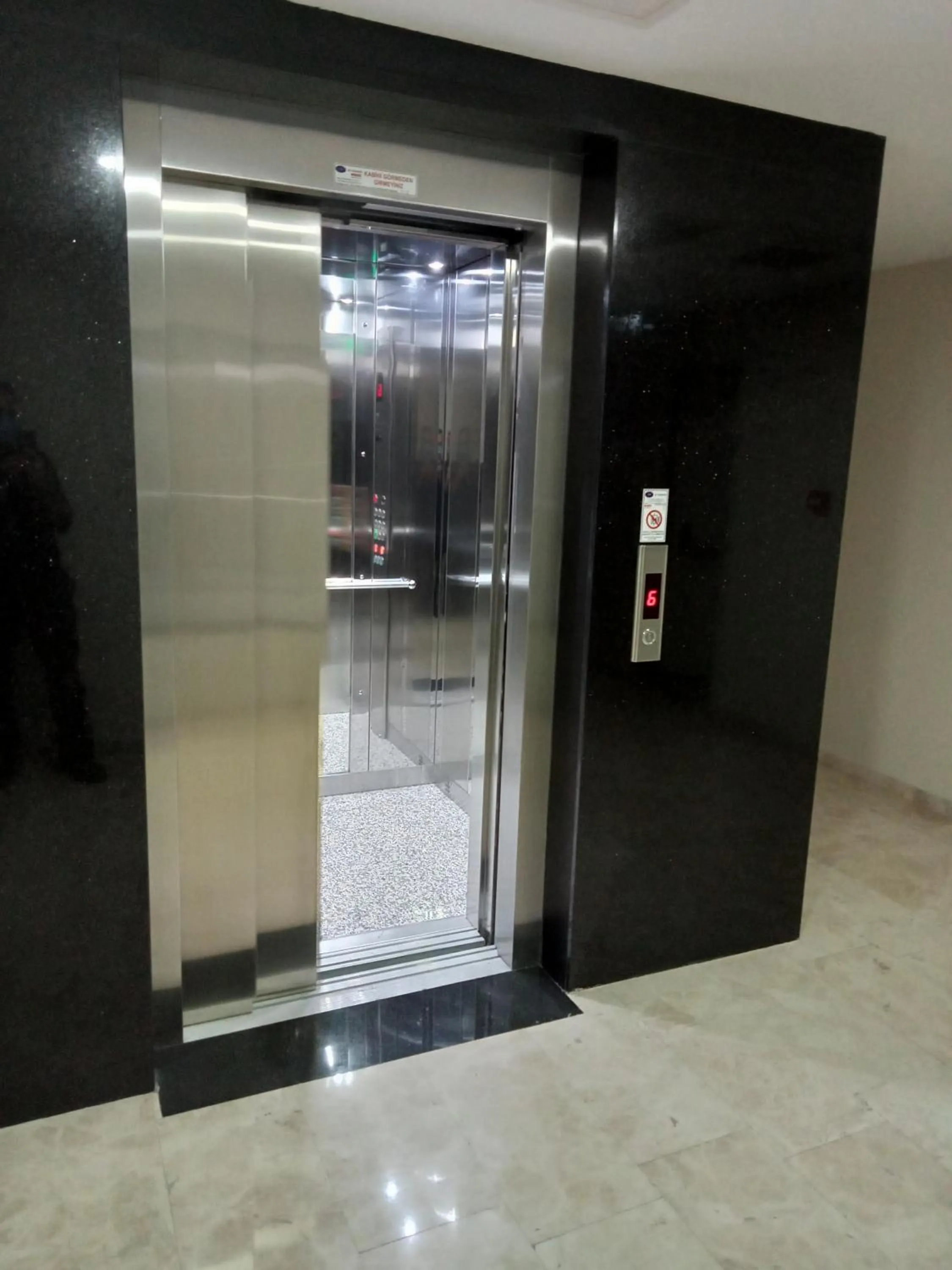 Facade/entrance in KURT OTEL