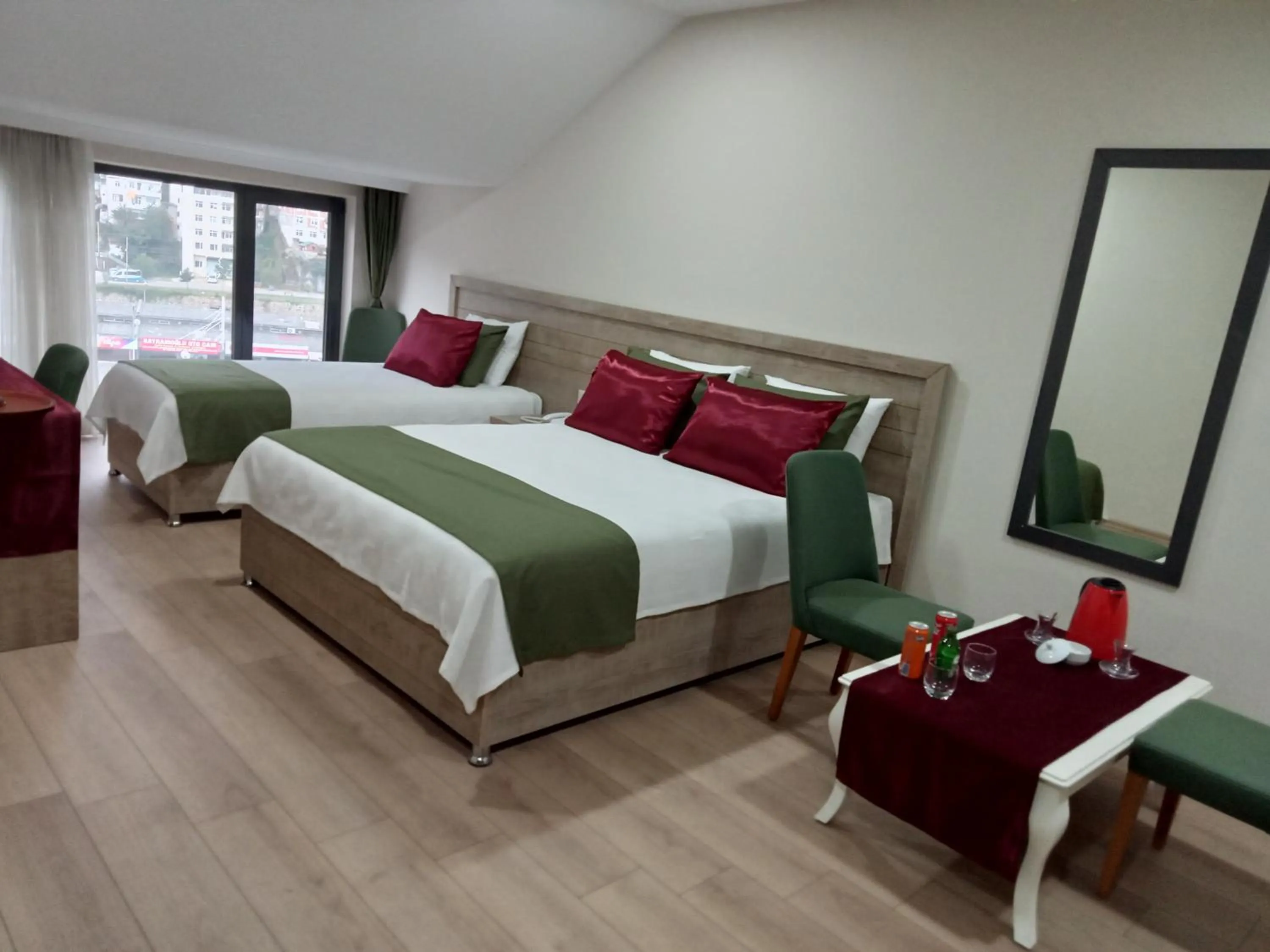 Family, Bed in KURT OTEL