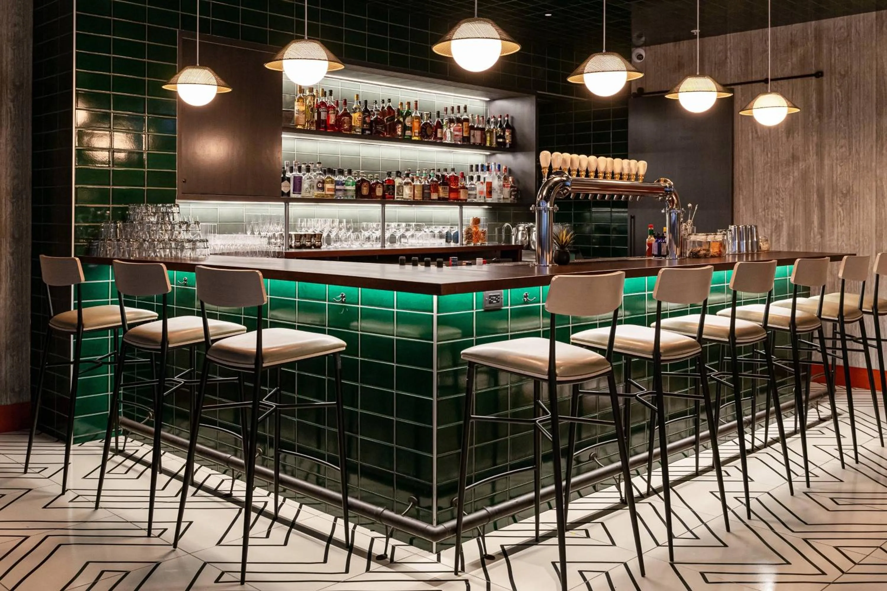 Lounge or bar in Delta Hotels by Marriott Vancouver Downtown Suites