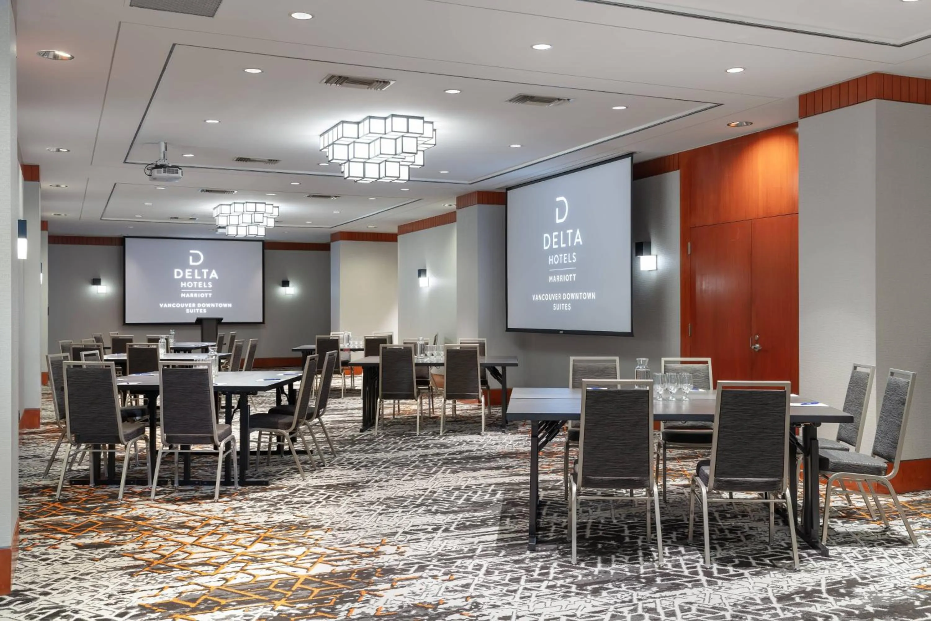 Meeting/conference room in Delta Hotels by Marriott Vancouver Downtown Suites