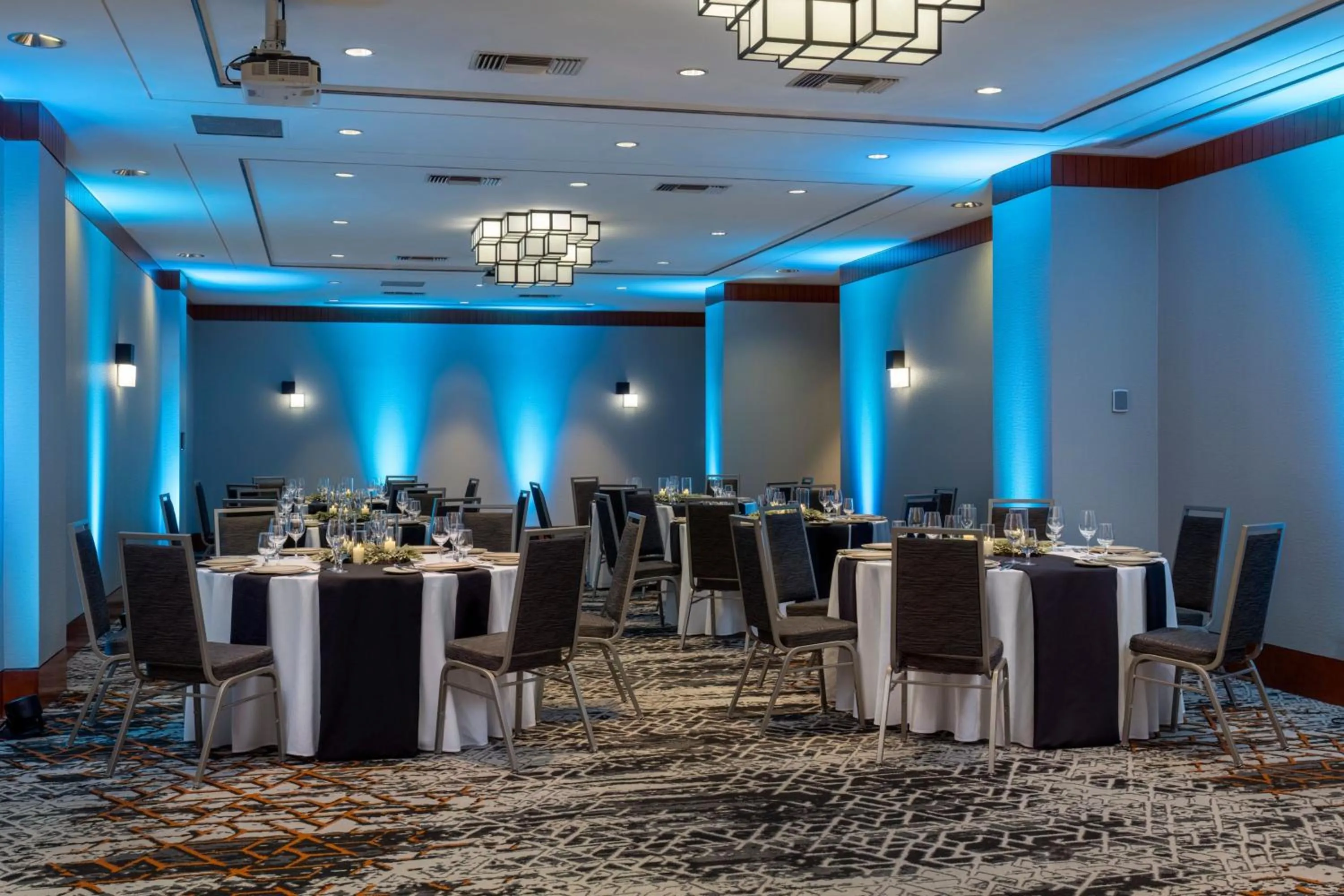 Meeting/conference room in Delta Hotels by Marriott Vancouver Downtown Suites