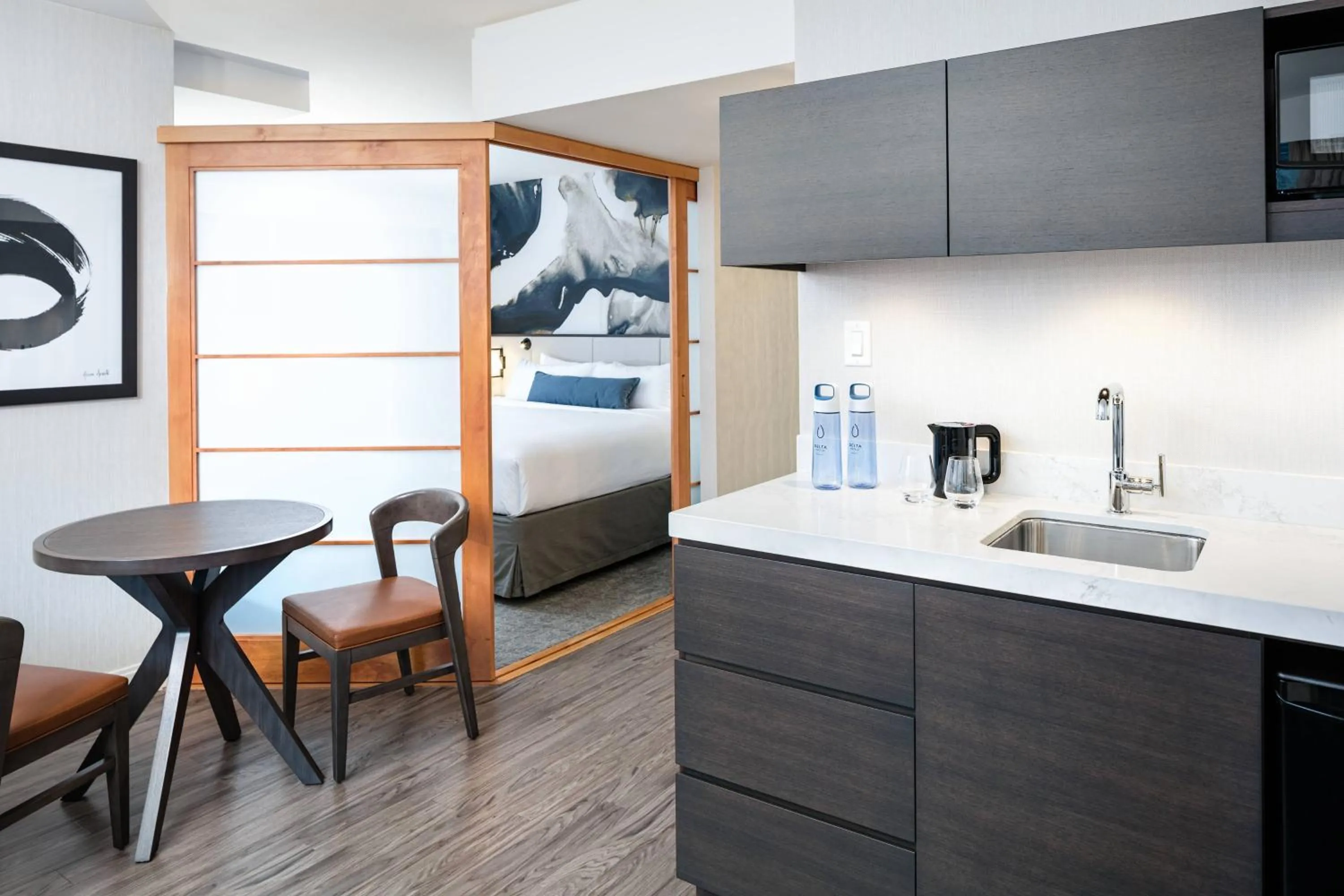 Kitchen or kitchenette in Delta Hotels by Marriott Vancouver Downtown Suites