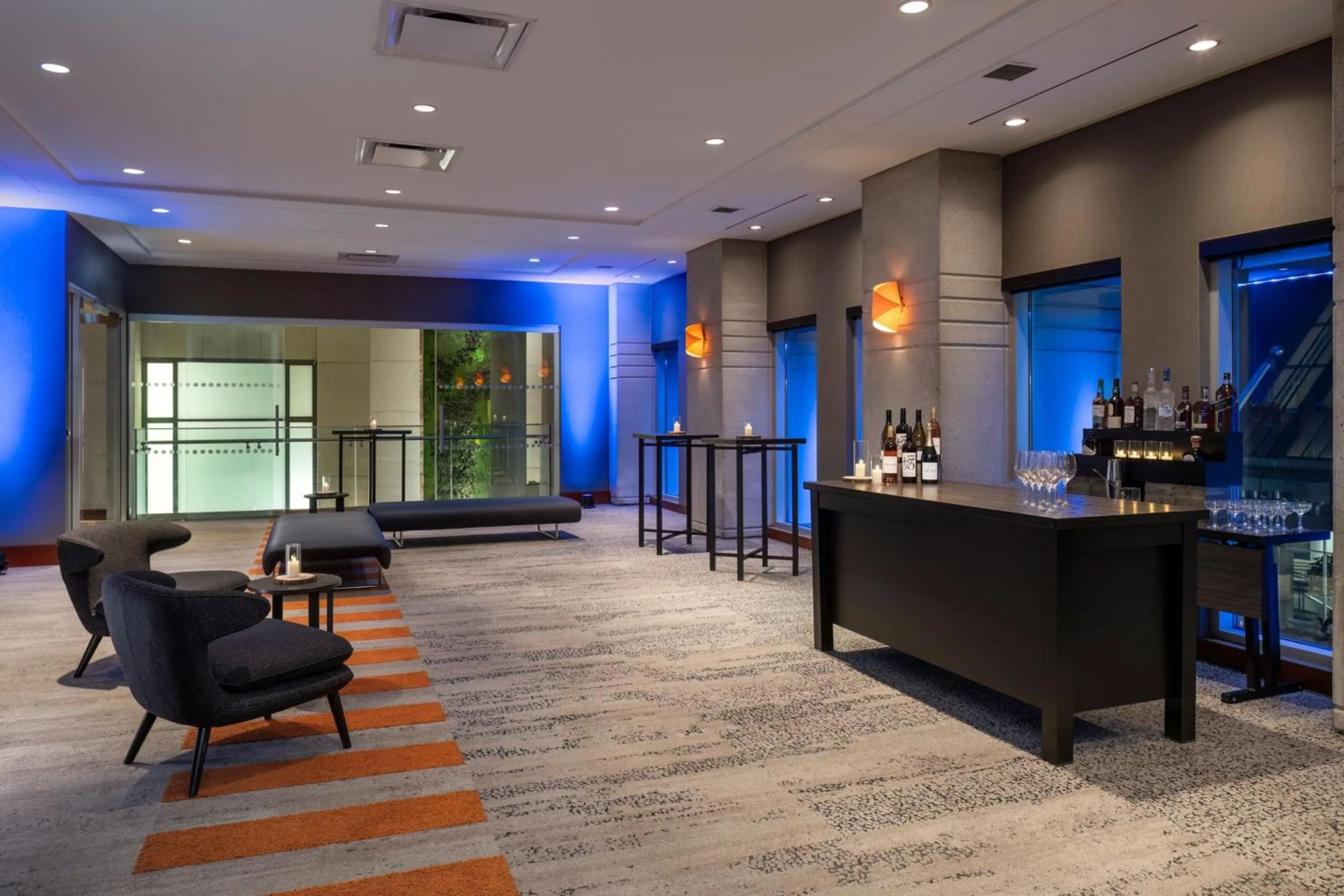Meeting/conference room in Delta Hotels by Marriott Vancouver Downtown Suites