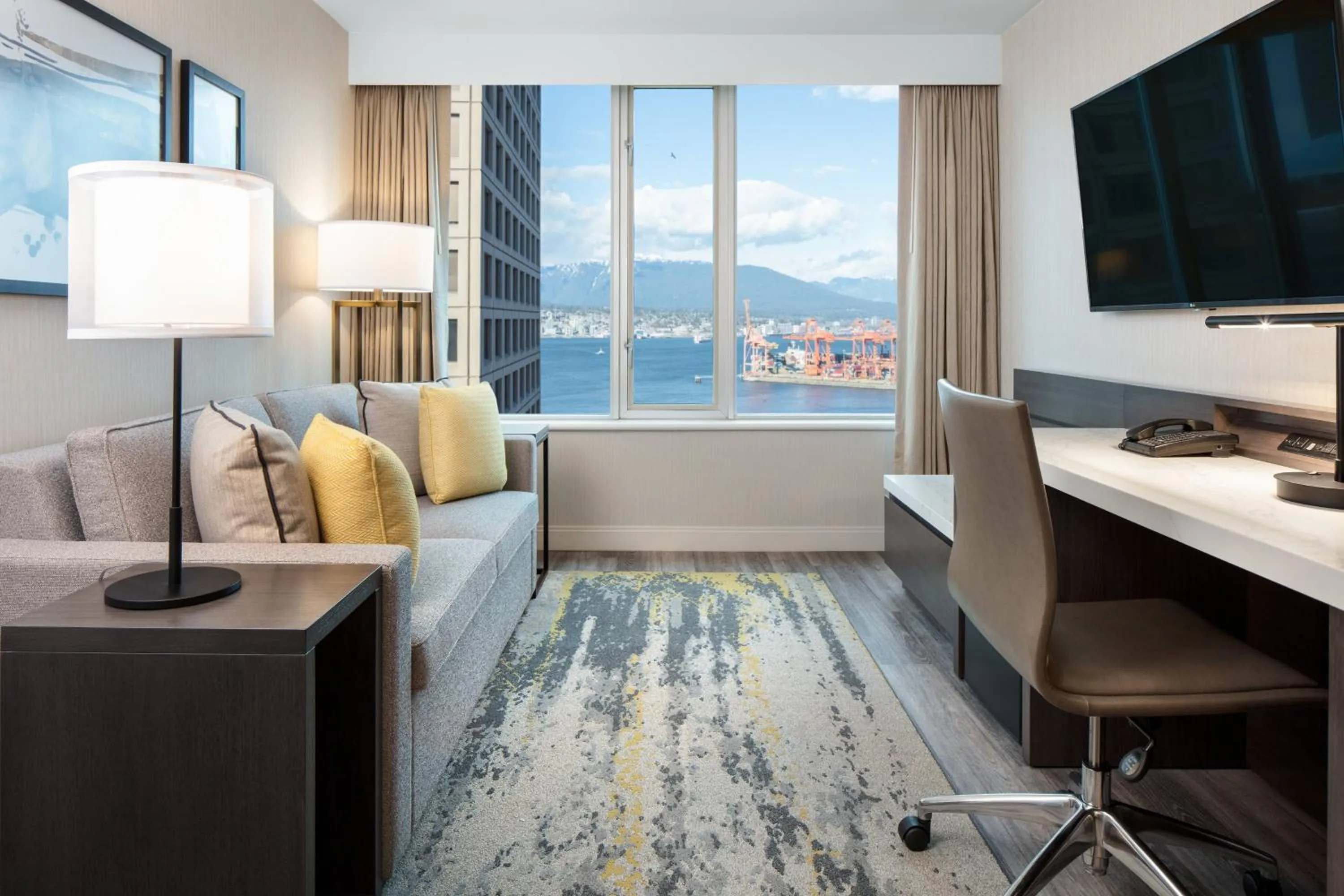 Living room in Delta Hotels by Marriott Vancouver Downtown Suites