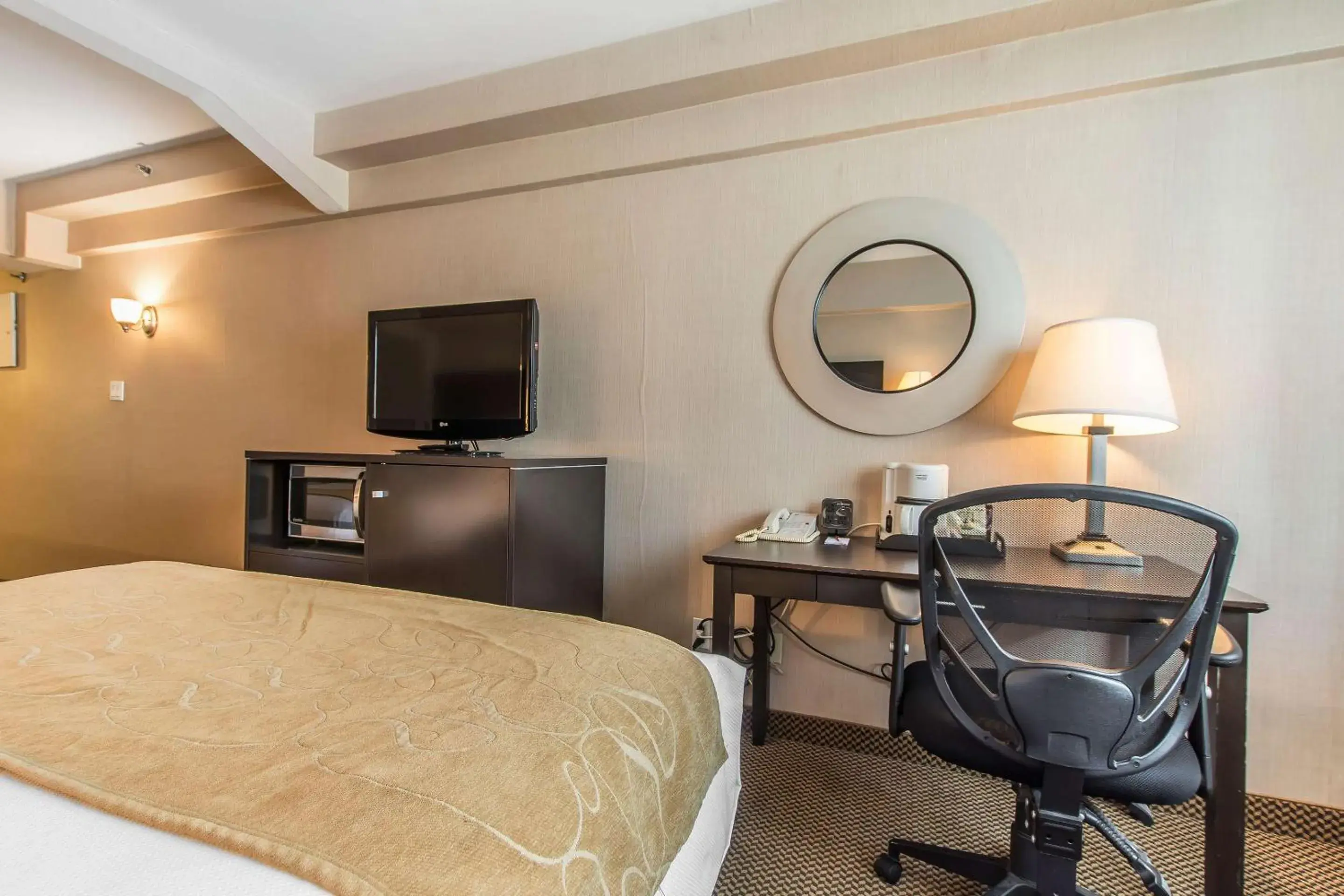 Bedroom, Bed in Comfort Suites Downtown Bedroom, Bed in Comfort Suites Downtown