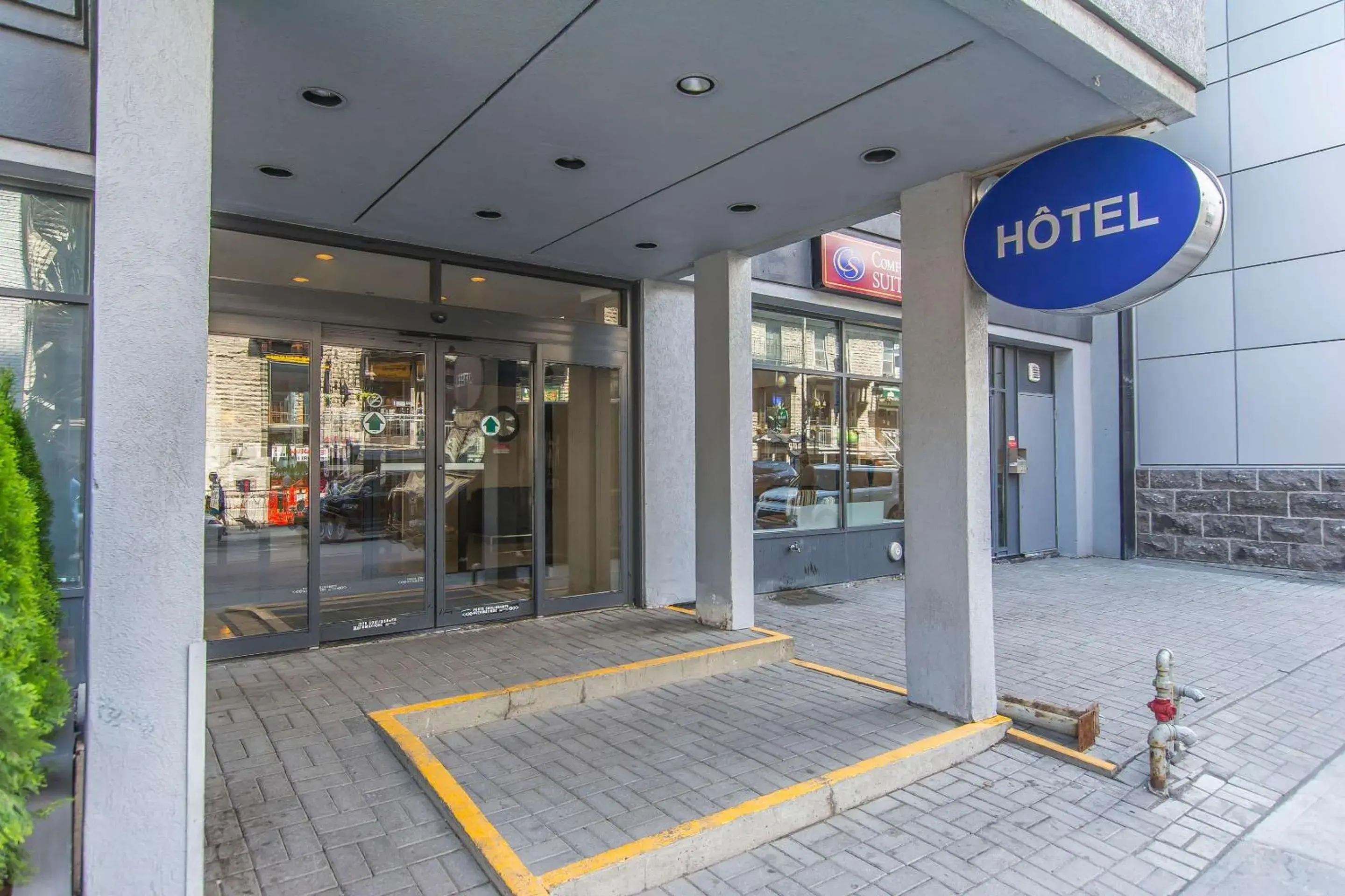 Property building in Comfort Suites Downtown Property building in Comfort Suites Downtown