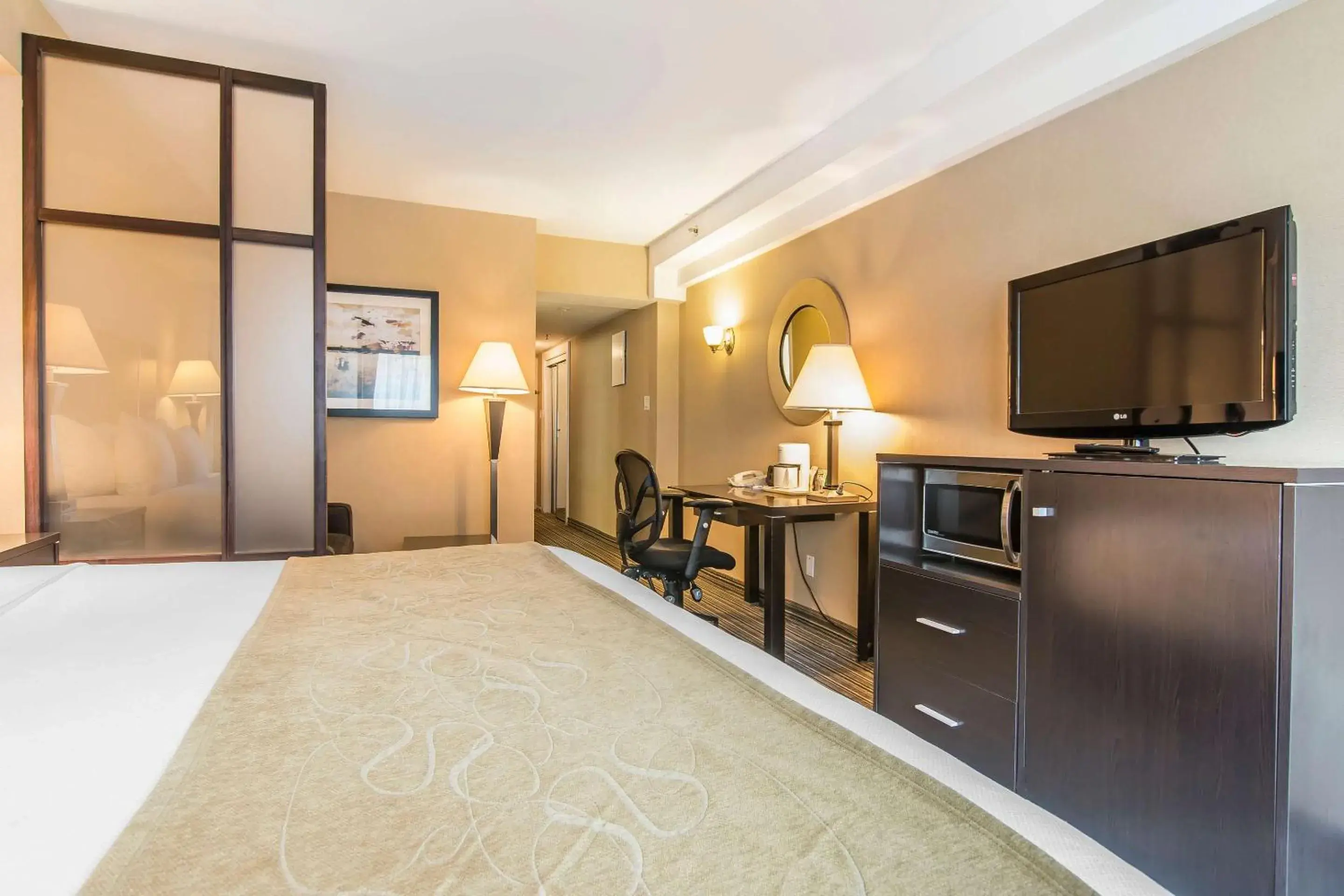 Bedroom, Bed in Comfort Suites Downtown Bedroom, Bed in Comfort Suites Downtown