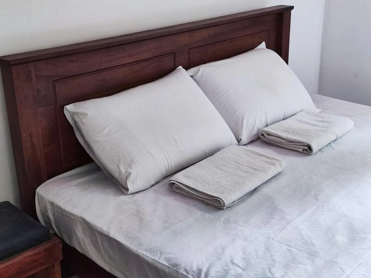 Bed in Schatzi's Hideaway