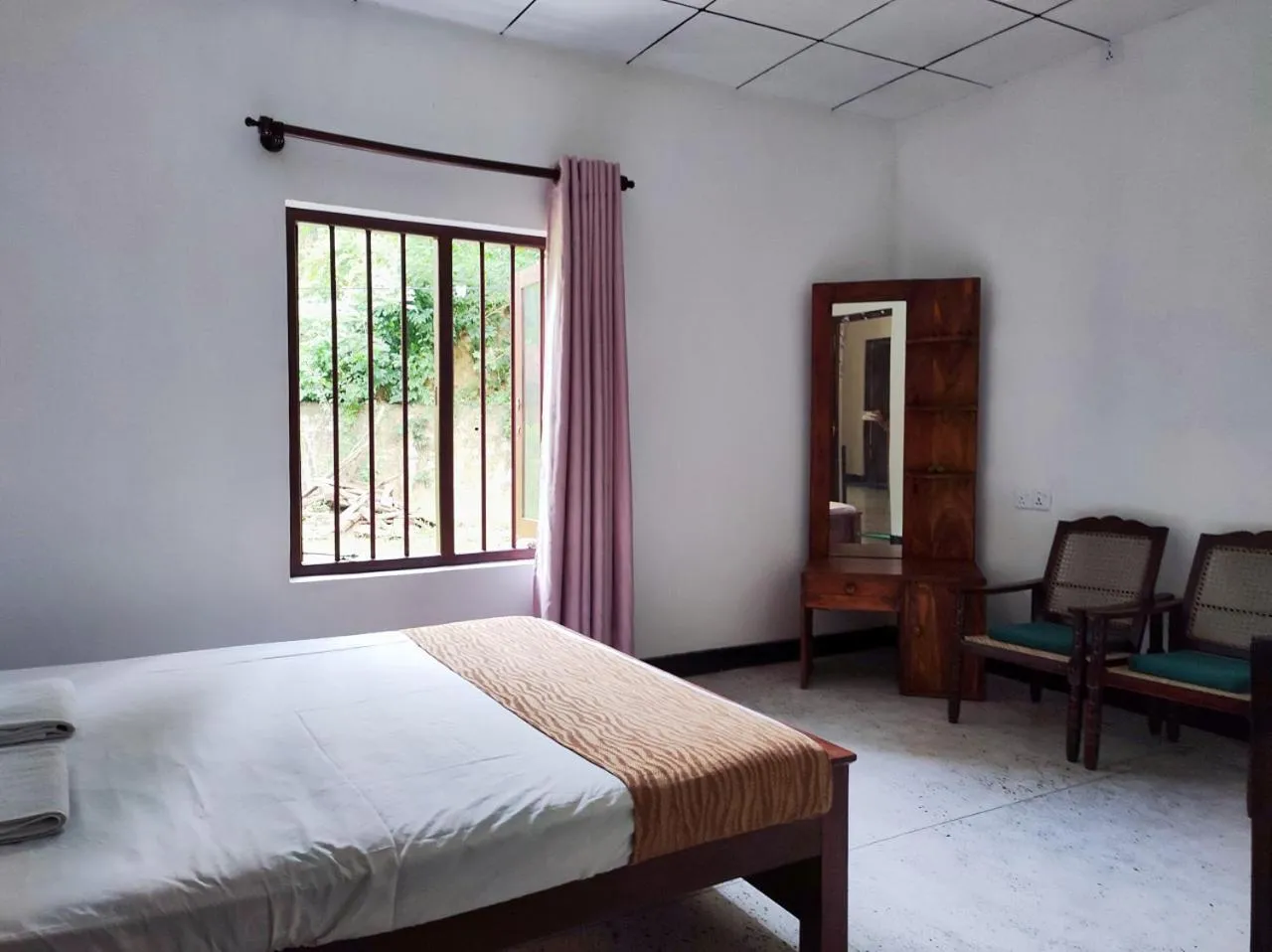 Photo of the whole room, Bed in Schatzi's Hideaway