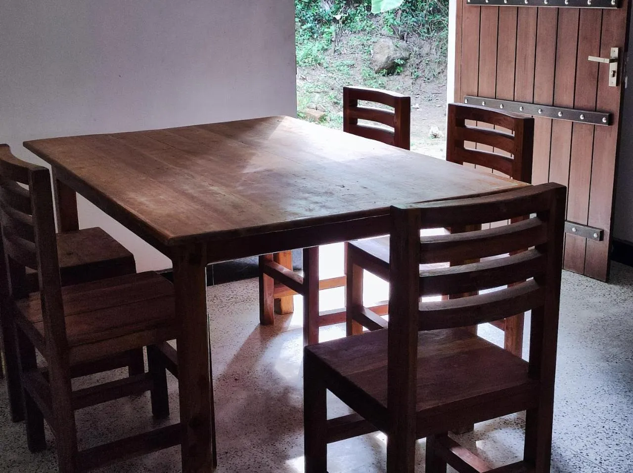 Dining area in Schatzi's Hideaway