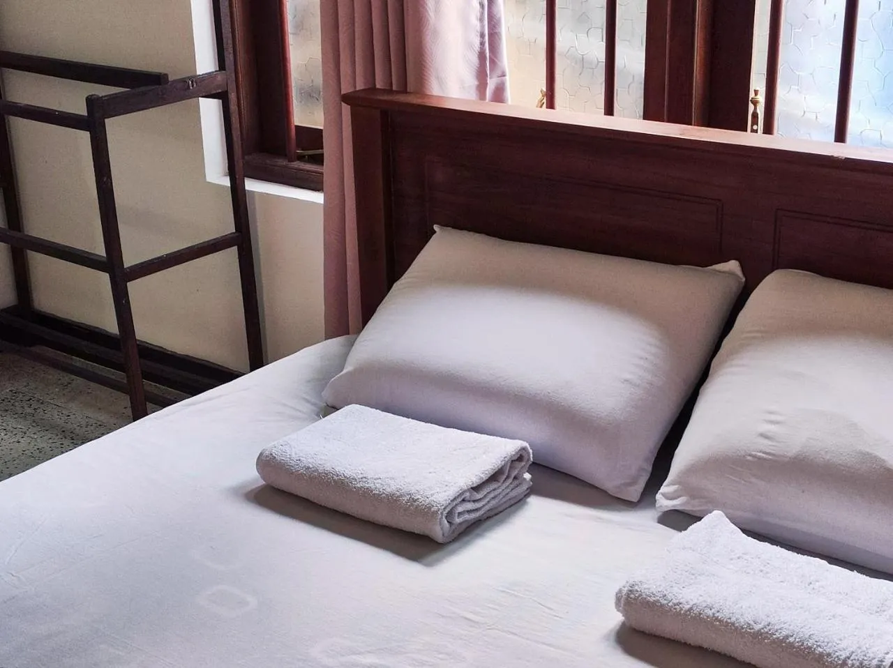 Bed in Schatzi's Hideaway