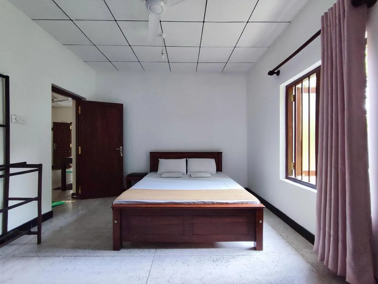 Photo of the whole room, Bed in Schatzi's Hideaway