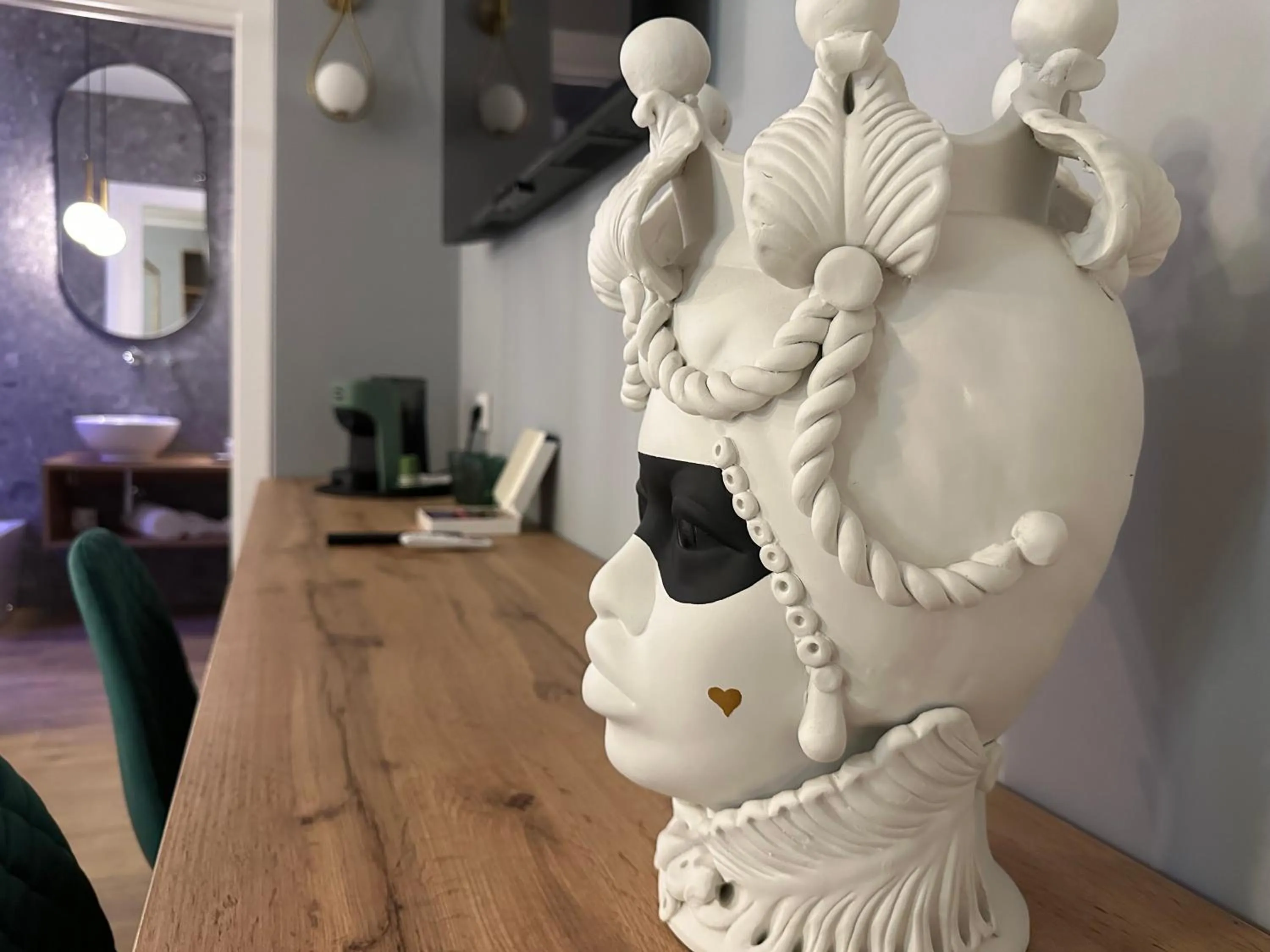 Decorative detail in Krysos Luxury Rooms