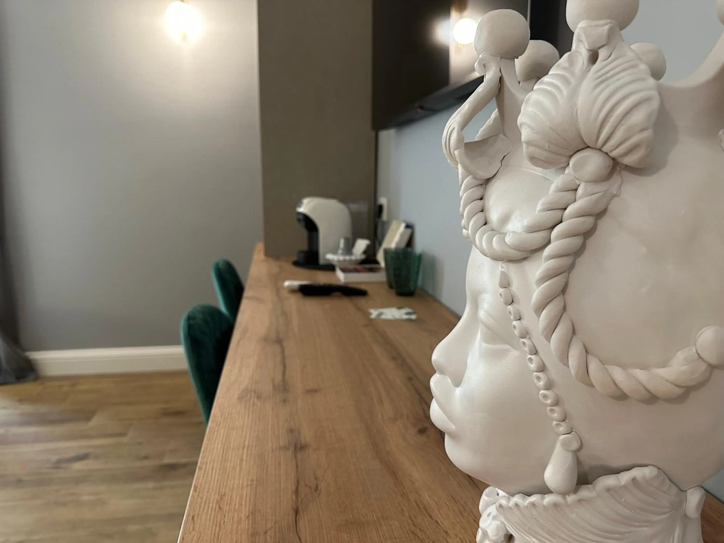 Decorative detail in Krysos Luxury Rooms