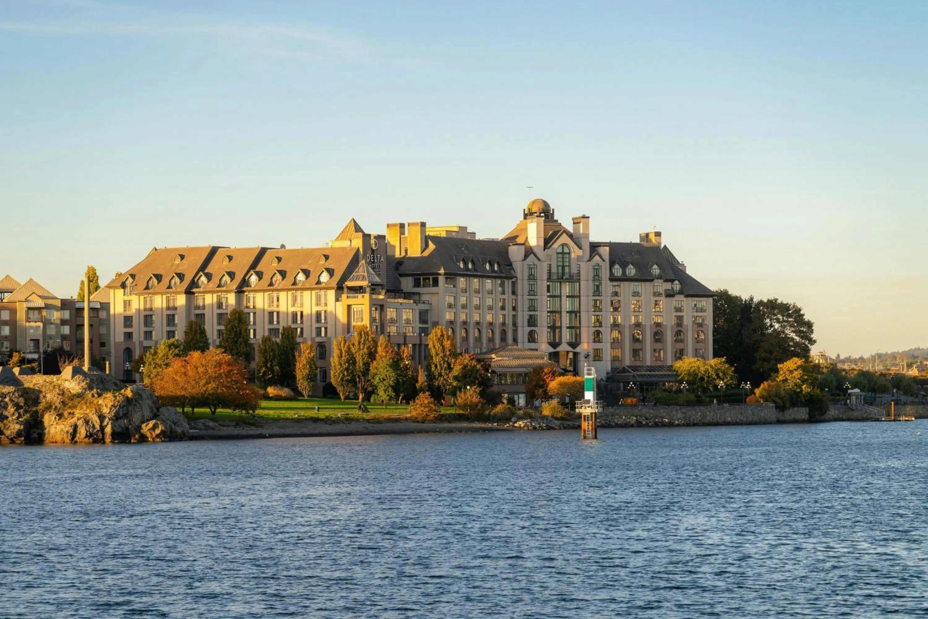 Property building in Delta Hotels by Marriott Victoria Ocean Pointe Resort