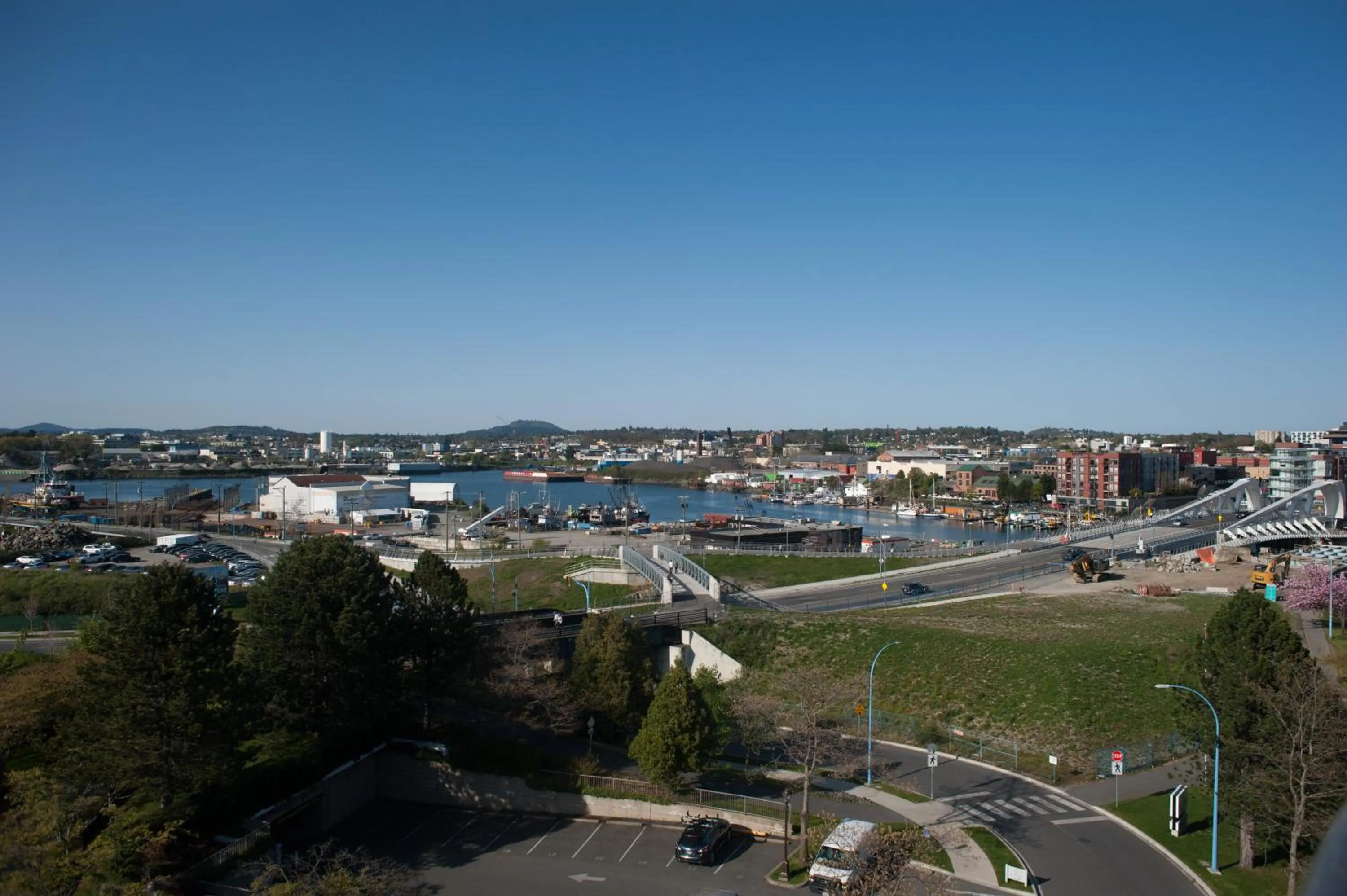 Property building in Delta Hotels by Marriott Victoria Ocean Pointe Resort