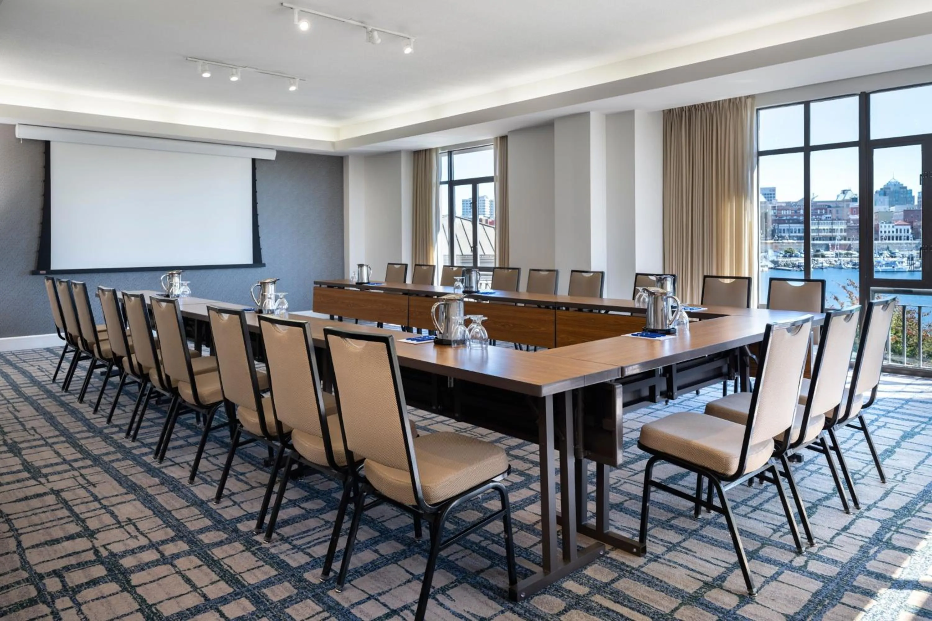 Meeting/conference room in Delta Hotels by Marriott Victoria Ocean Pointe Resort