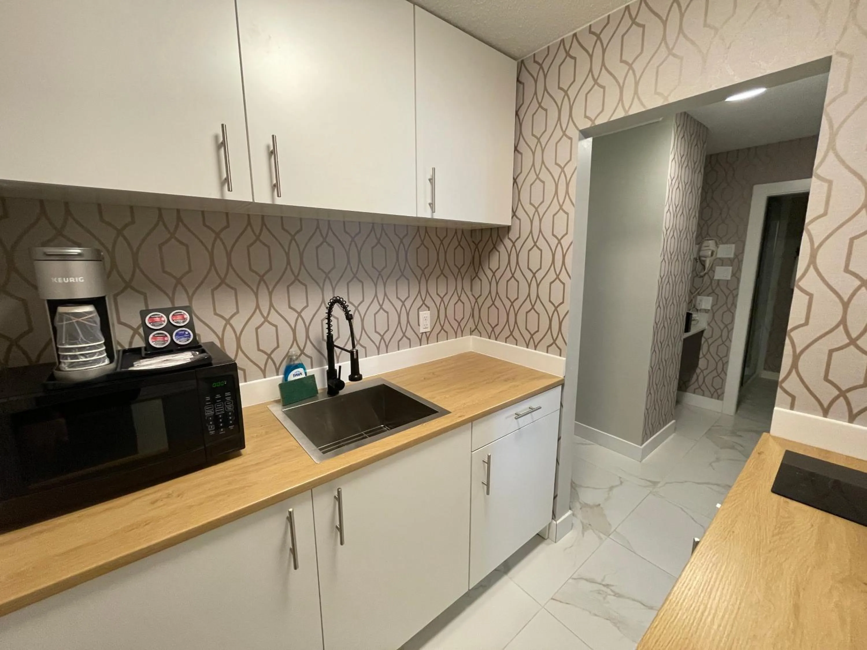 Kitchen or kitchenette in The Vic, an Ascend Collection Hotel