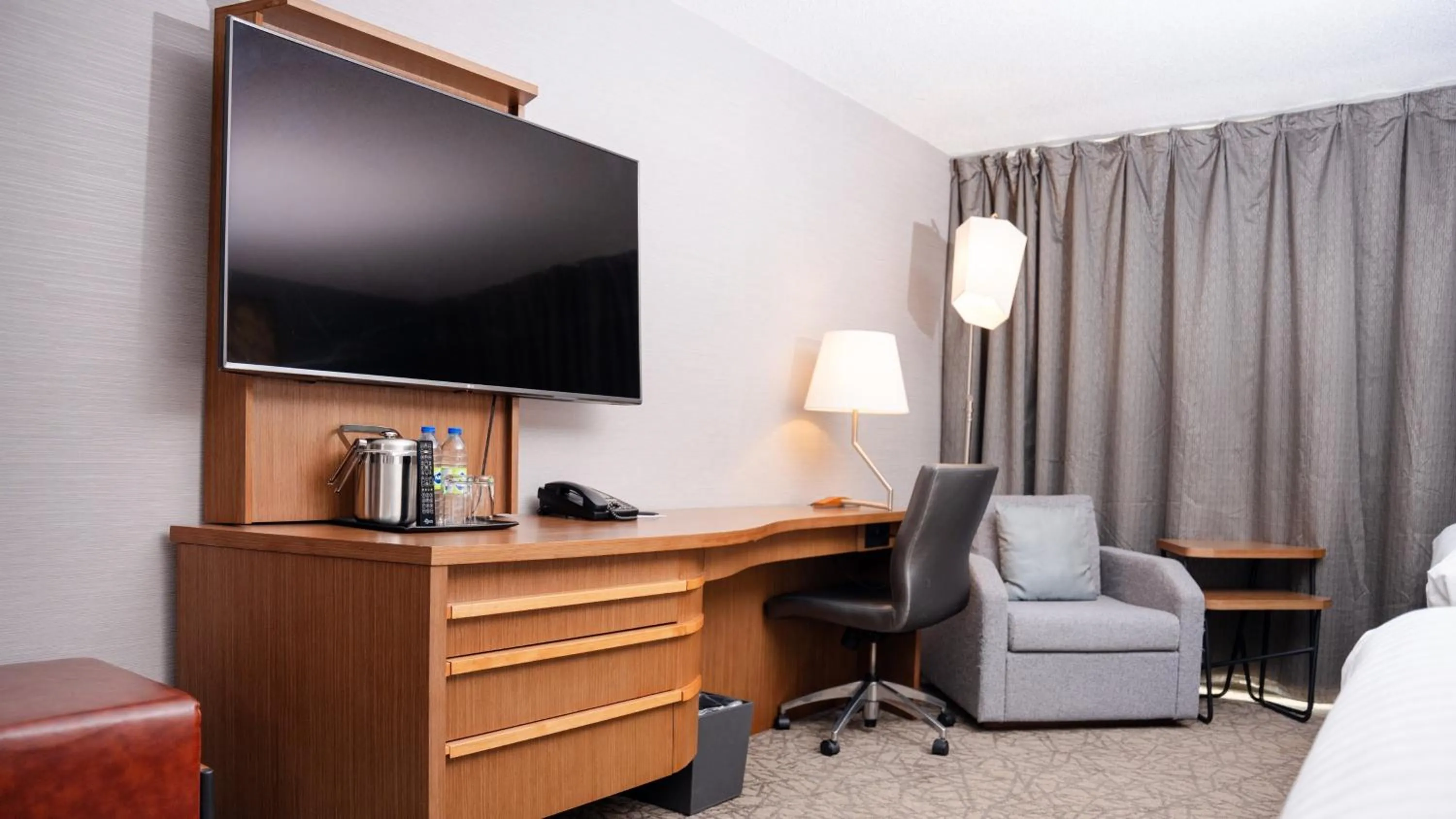 Photo of the whole room in Crowne Plaza Toronto - North York by IHG