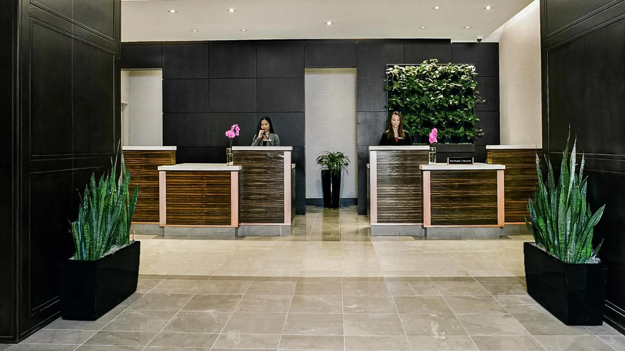 Lobby or reception in Crowne Plaza Toronto - North York by IHG