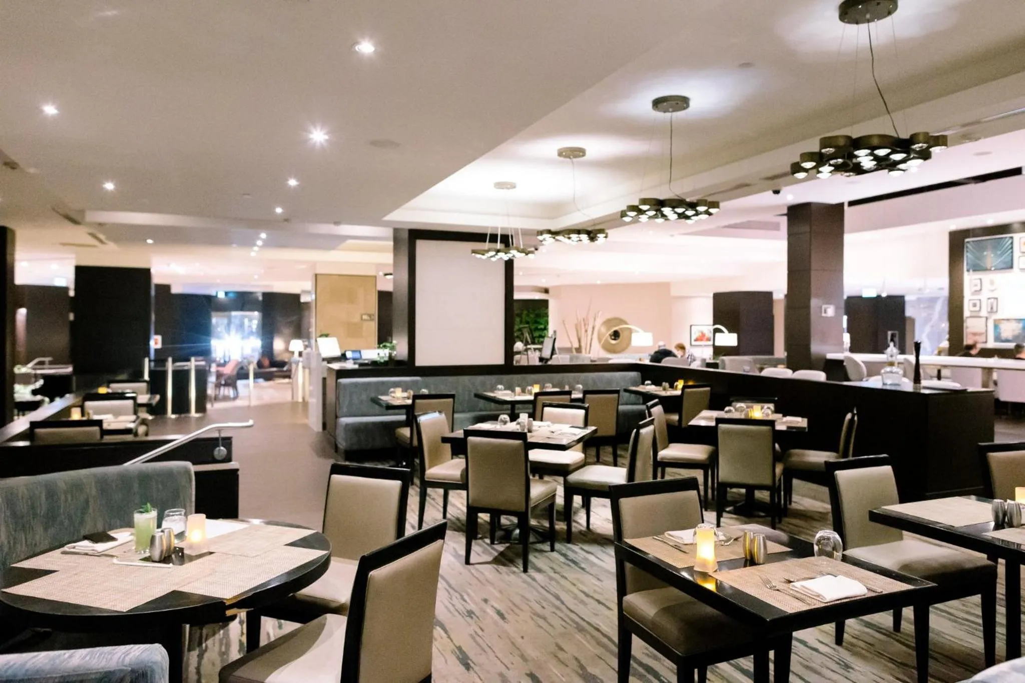 Restaurant/places to eat in Crowne Plaza Toronto - North York by IHG