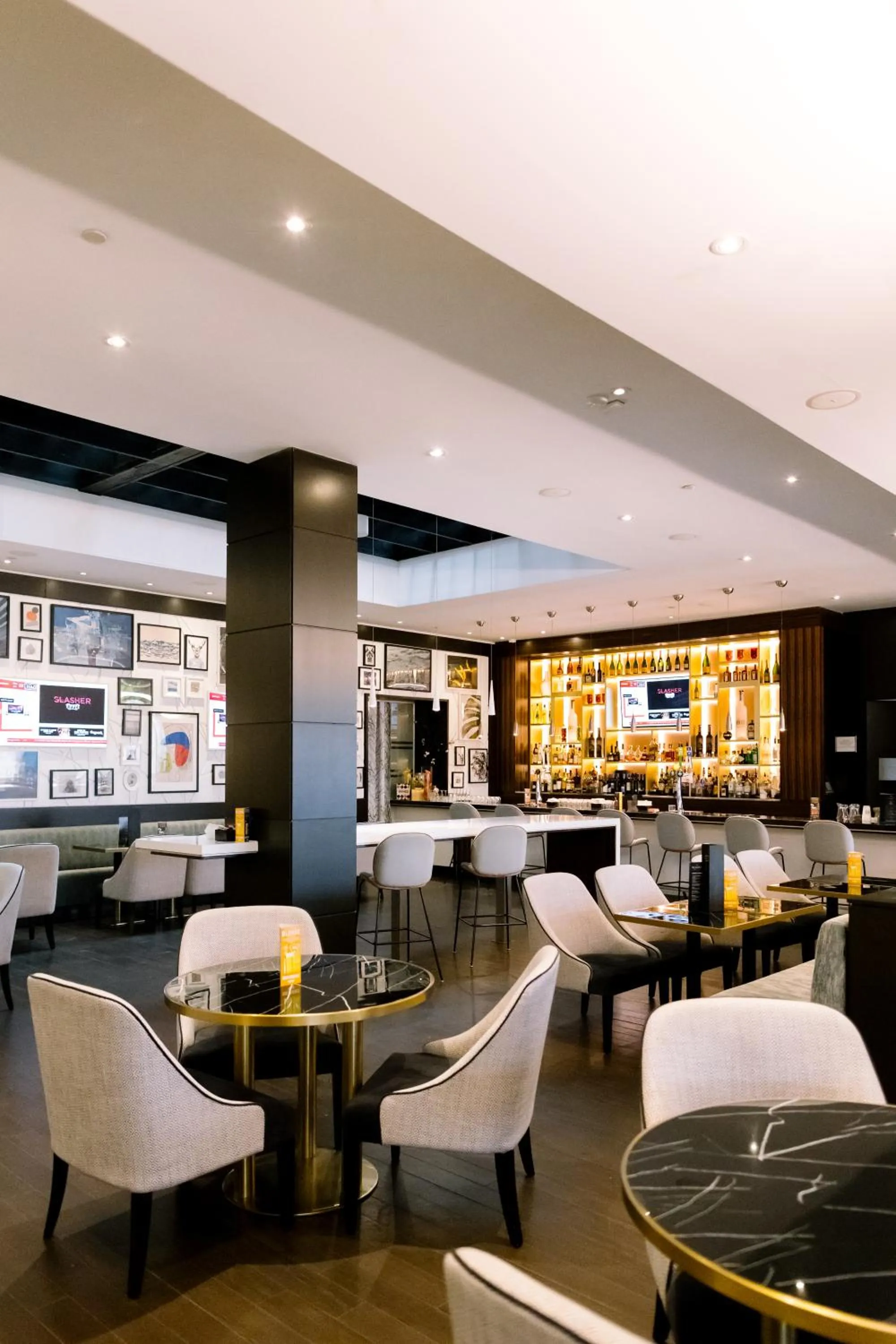 Restaurant/places to eat in Crowne Plaza Toronto - North York by IHG