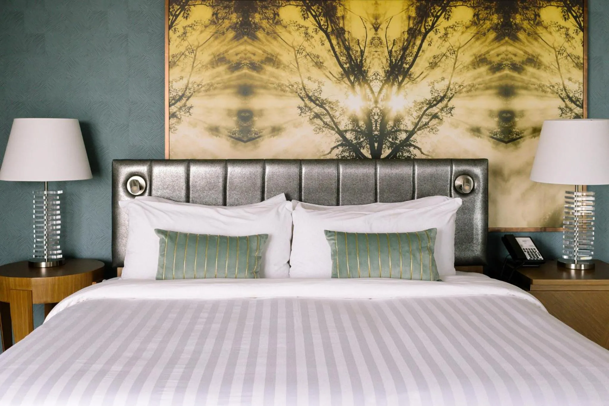 Photo of the whole room, Bed in Crowne Plaza Toronto - North York by IHG