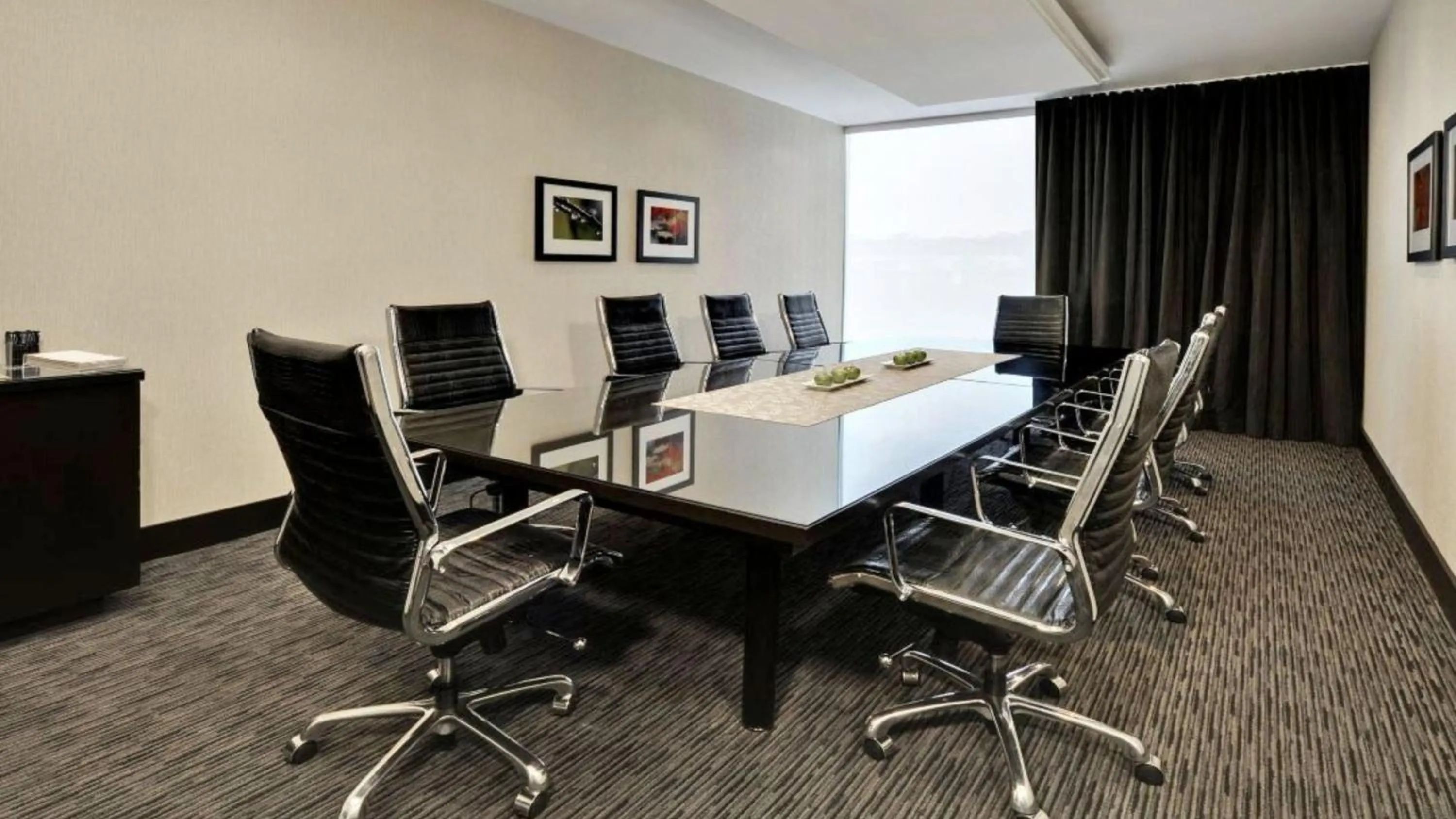 Meeting/conference room in Crowne Plaza Toronto - North York by IHG