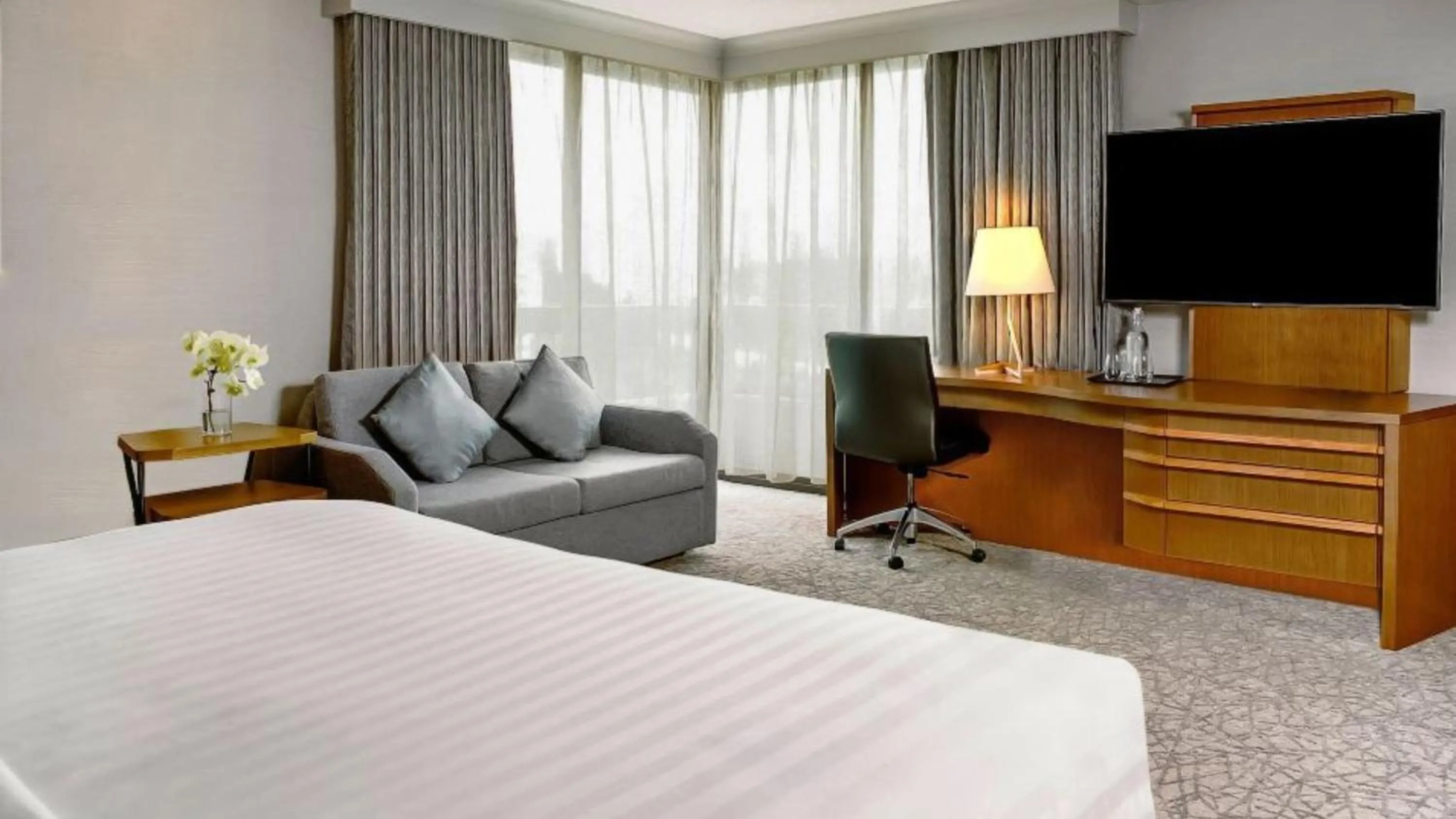 Photo of the whole room, Bed in Crowne Plaza Toronto - North York by IHG