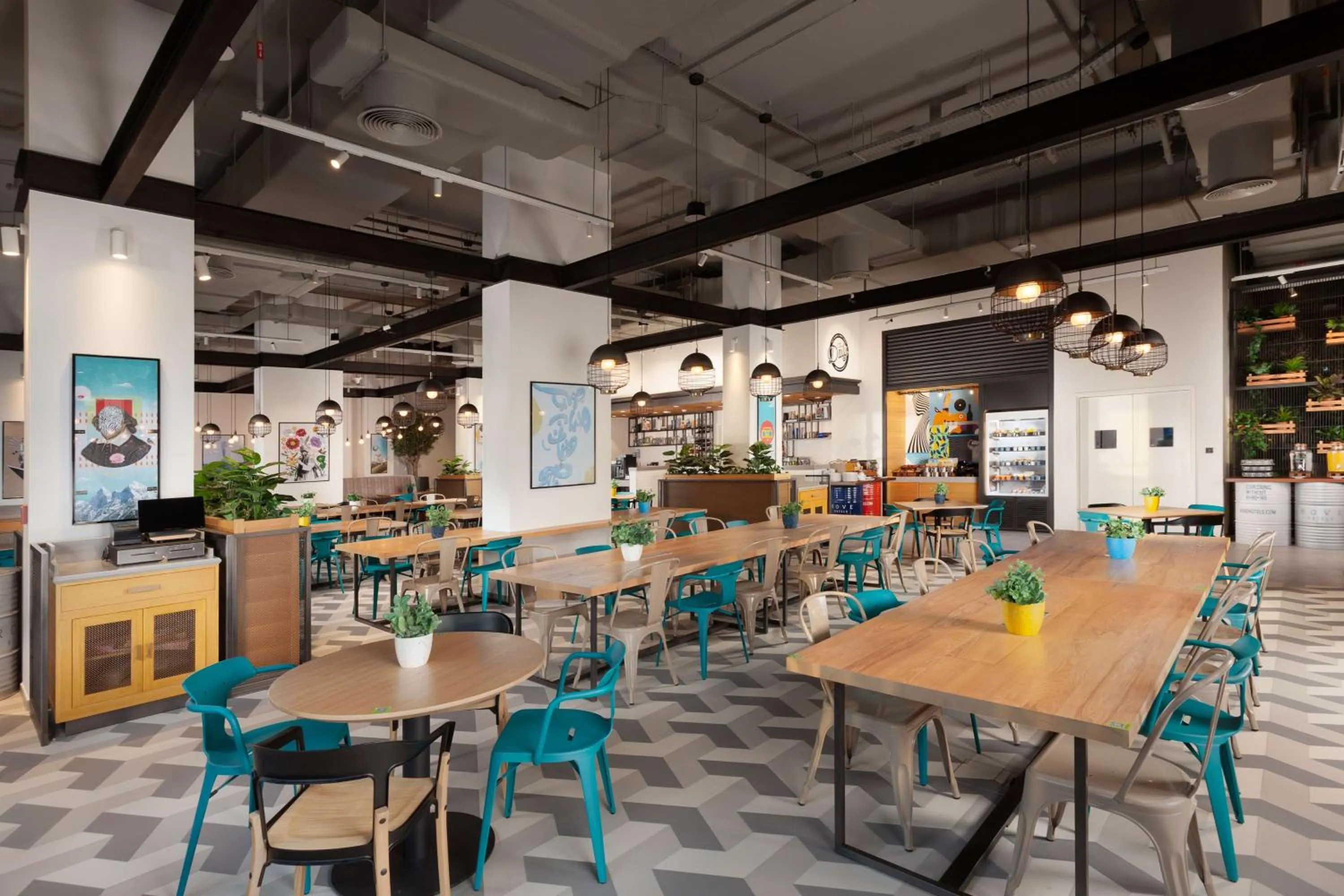 Restaurant/places to eat in Rove City Walk