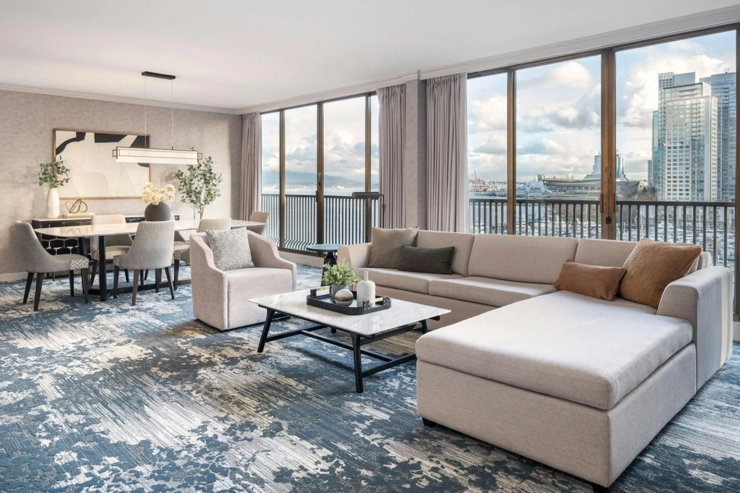 Living room in The Westin Bayshore, Vancouver