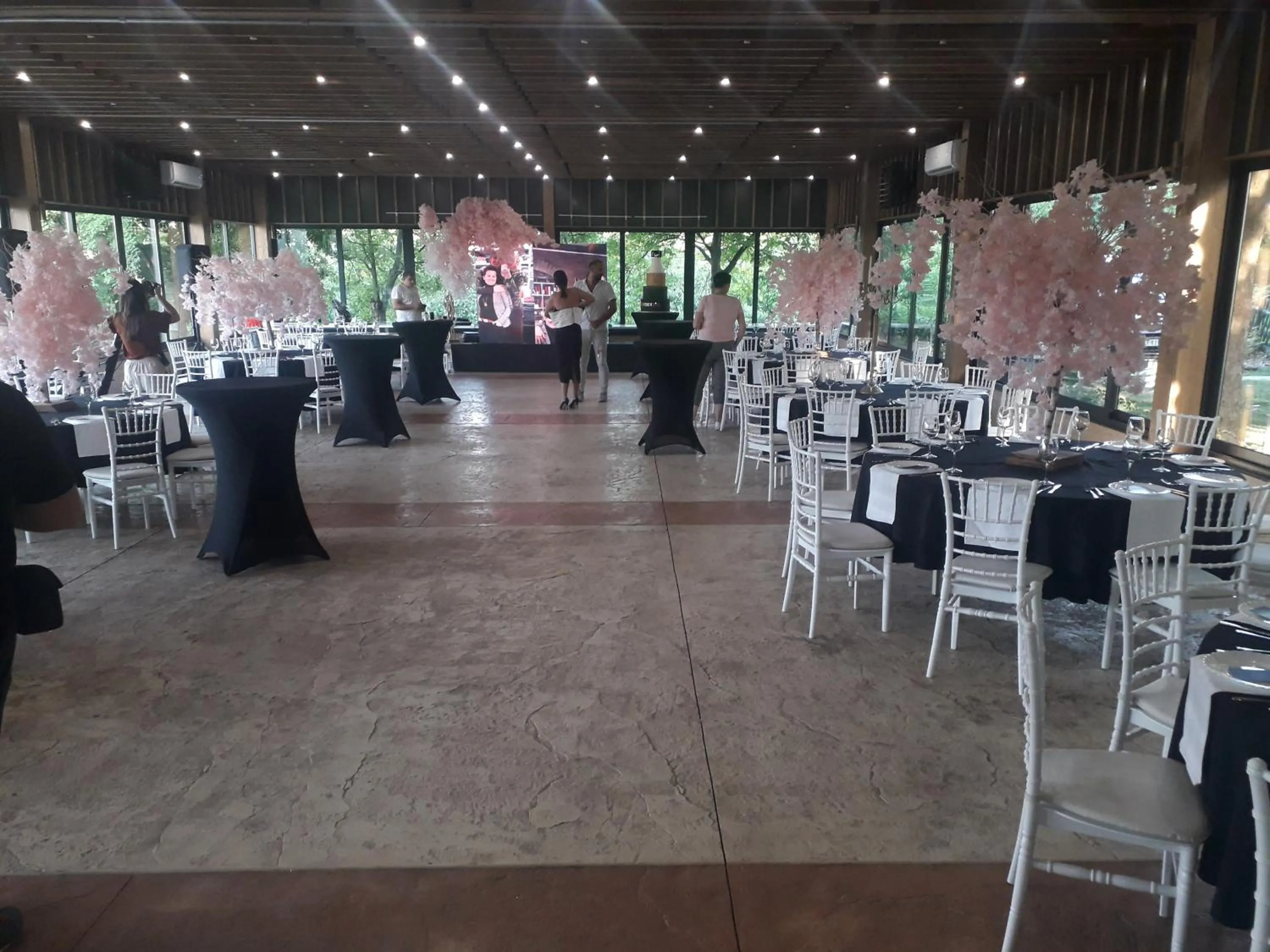 Restaurant/places to eat in Hotel Marina Agreena