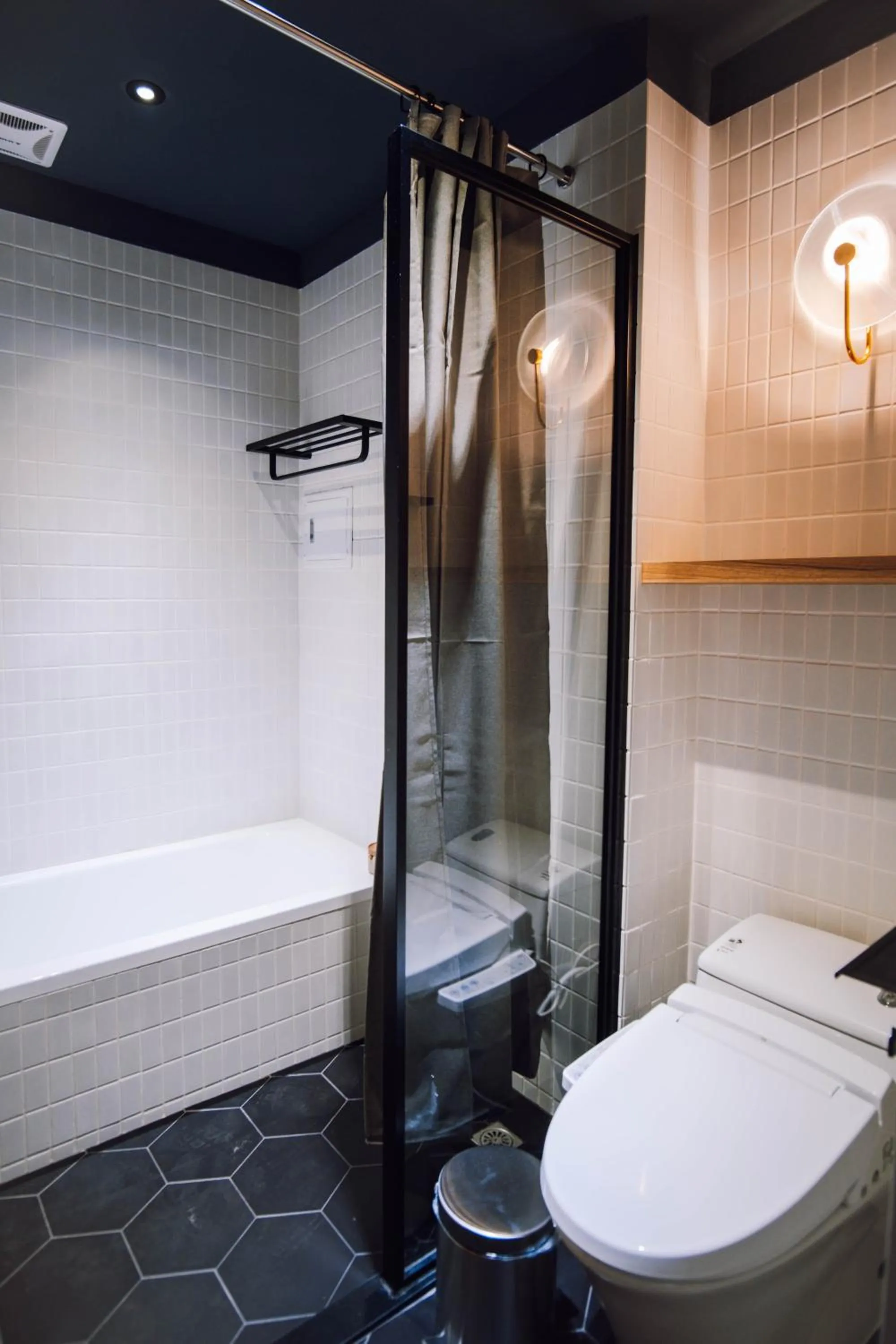 Bathroom in Drizzle Inn