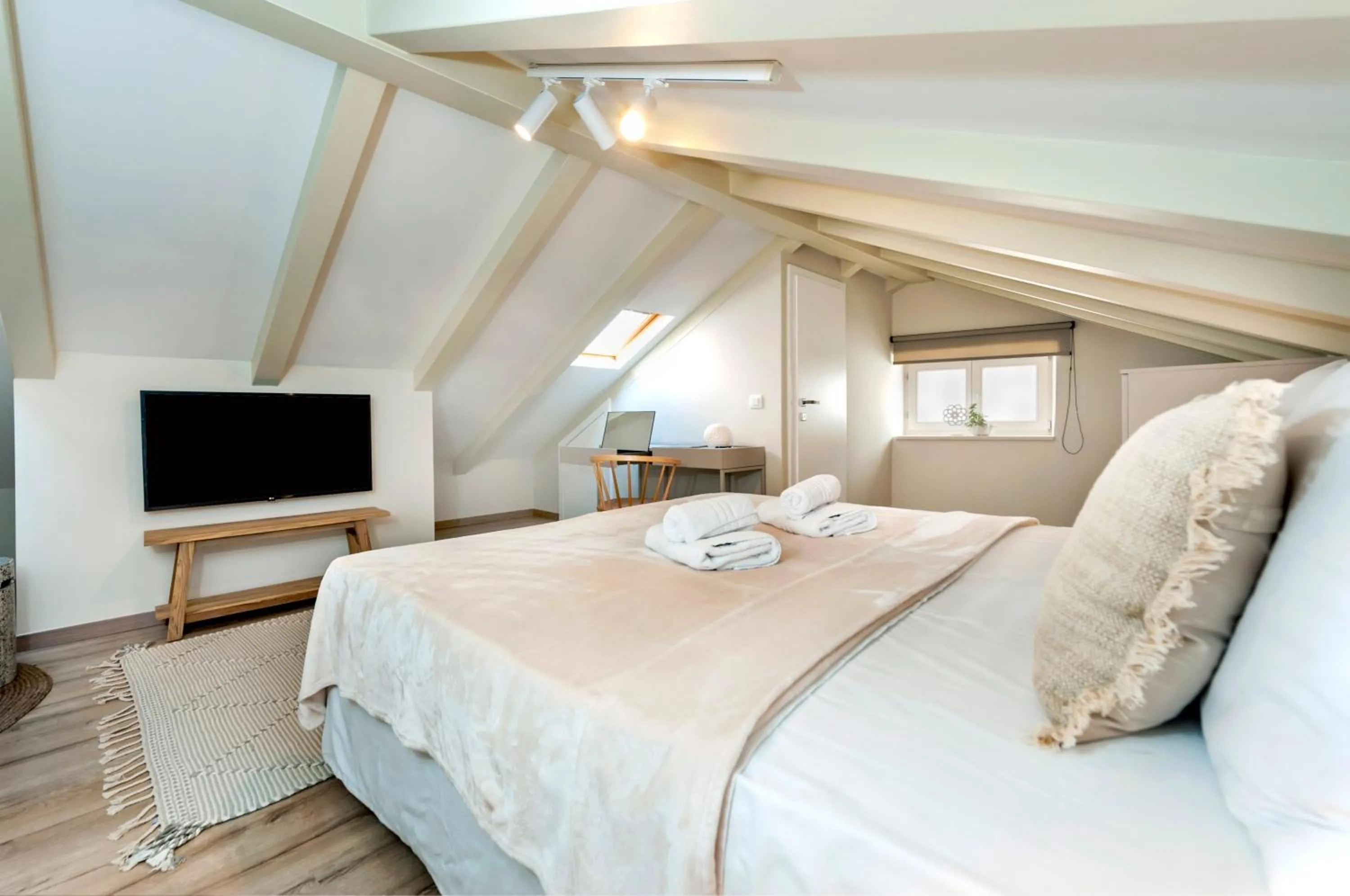 Bedroom, Bed in Yellow House Rovinj