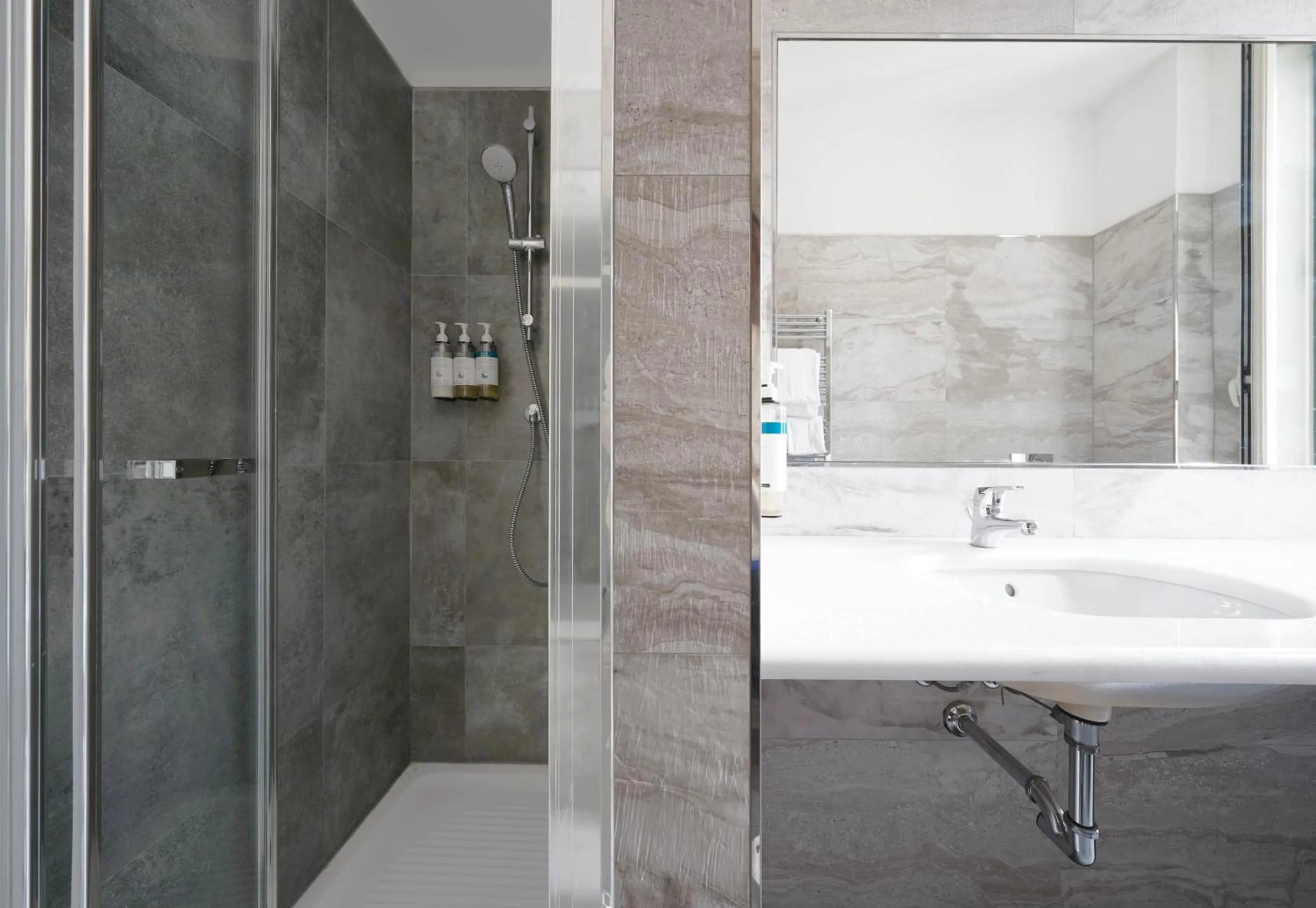 Shower in Numa Milan Loreto